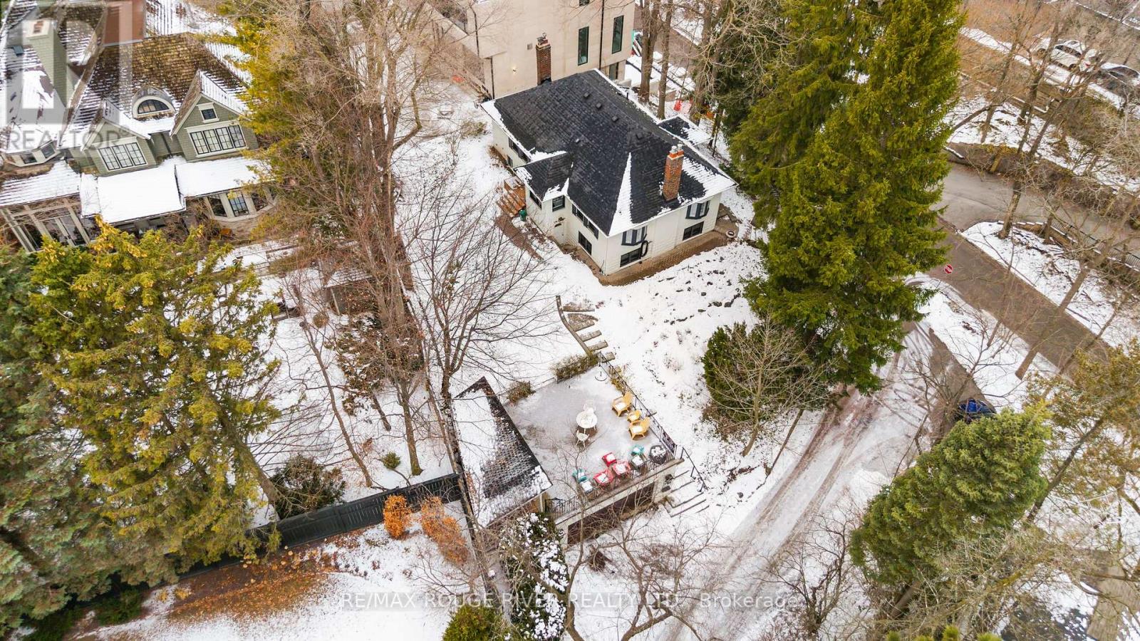 11 DONWOODS DRIVE - 40