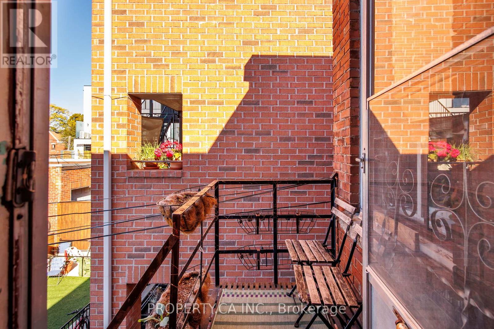 396 ROXTON ROAD - 21