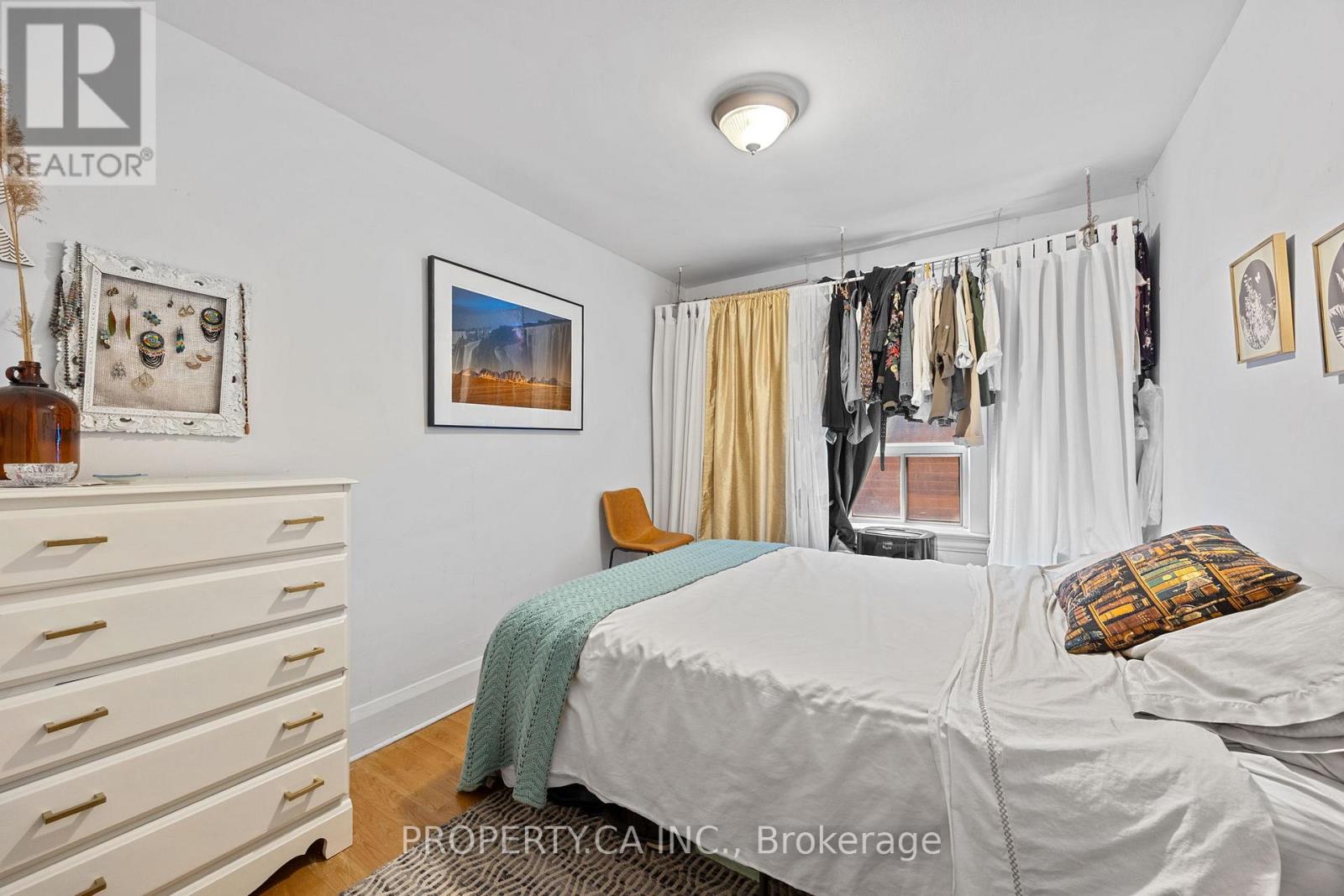 396 ROXTON ROAD - 26