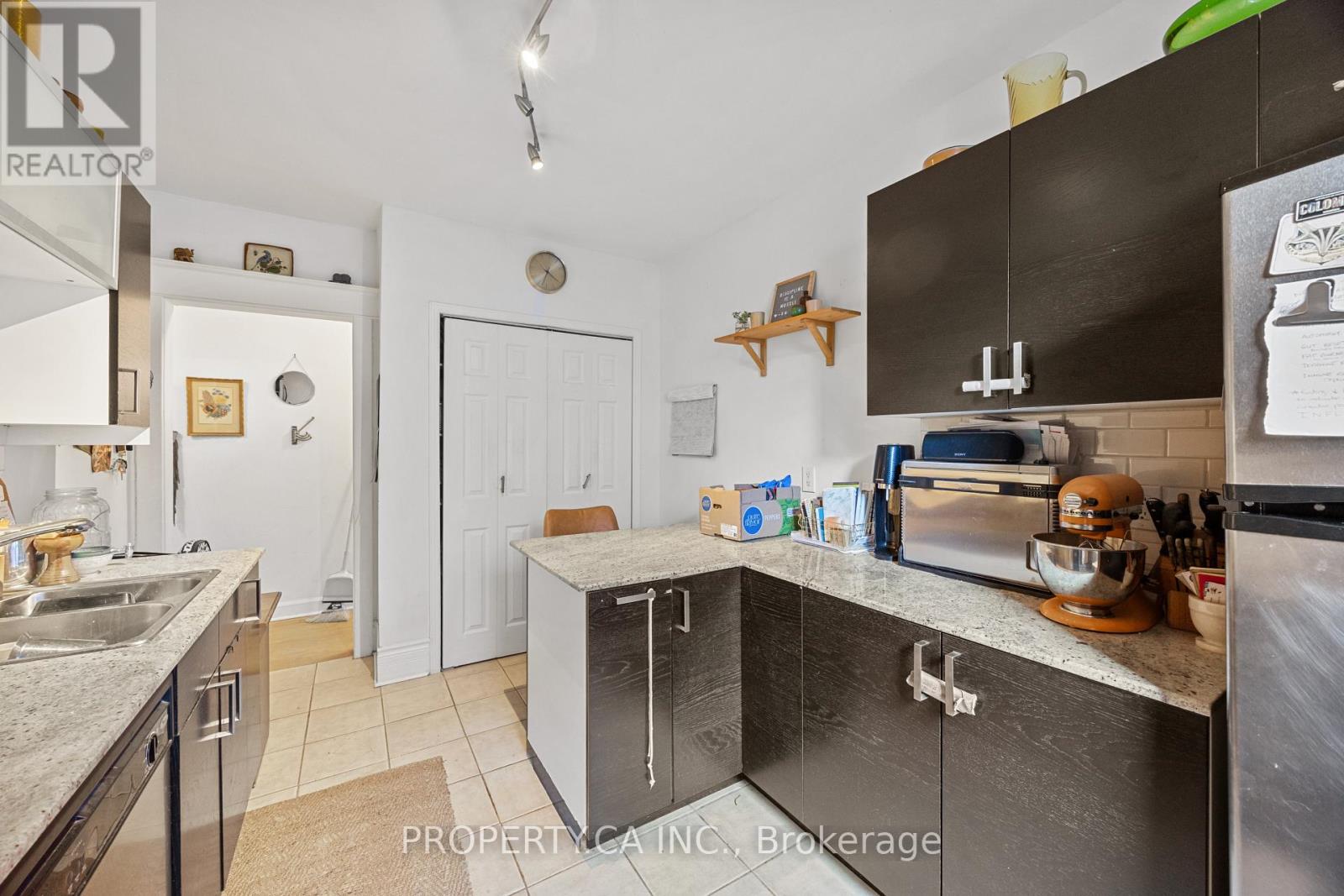 396 ROXTON ROAD - 29