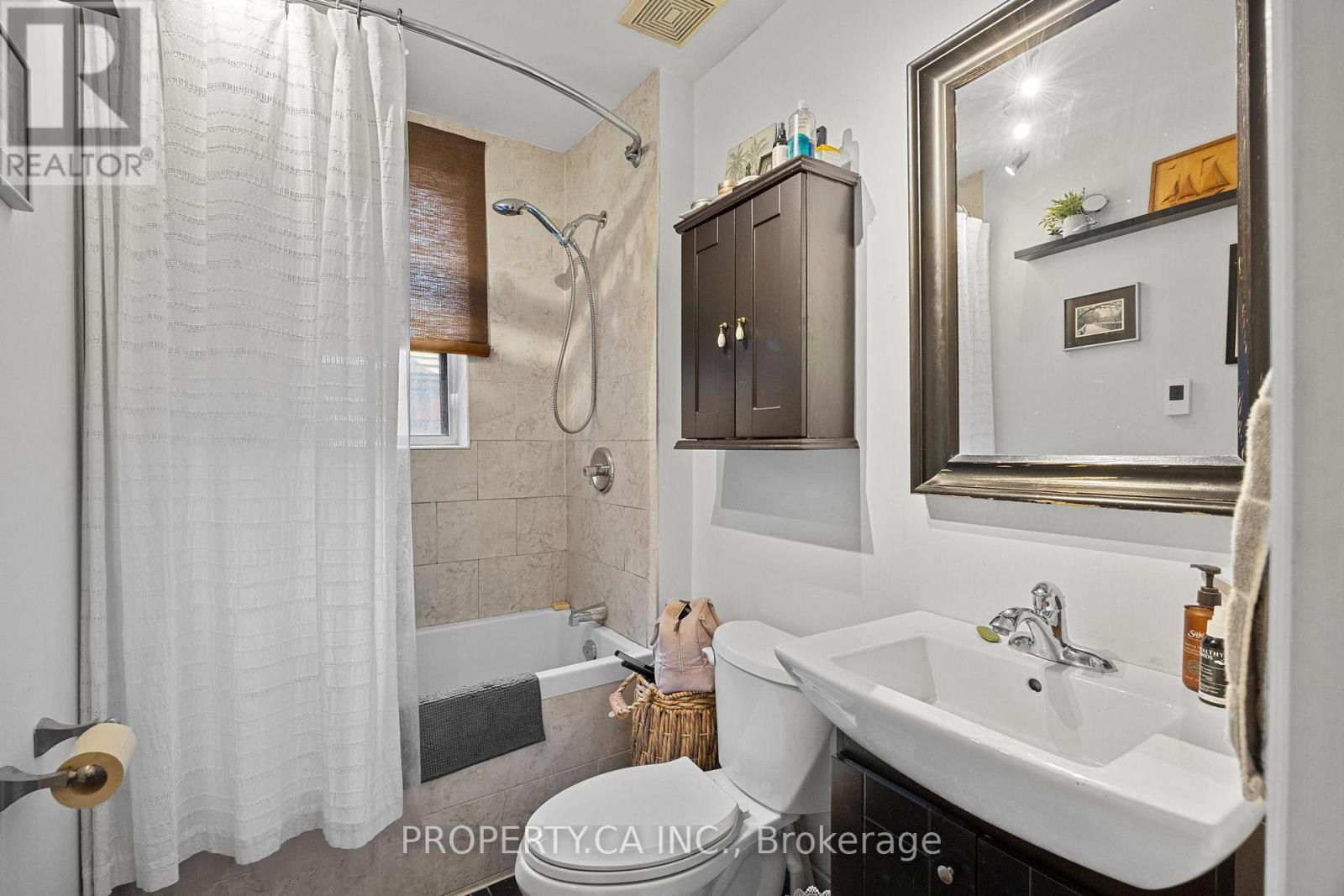 396 ROXTON ROAD - 30