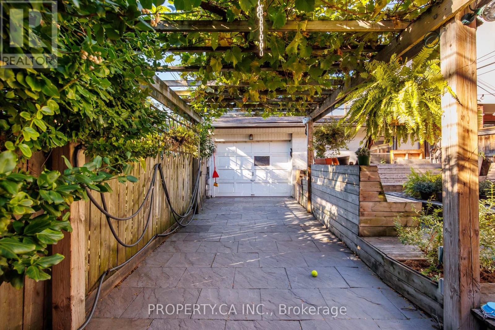 396 ROXTON ROAD - 36