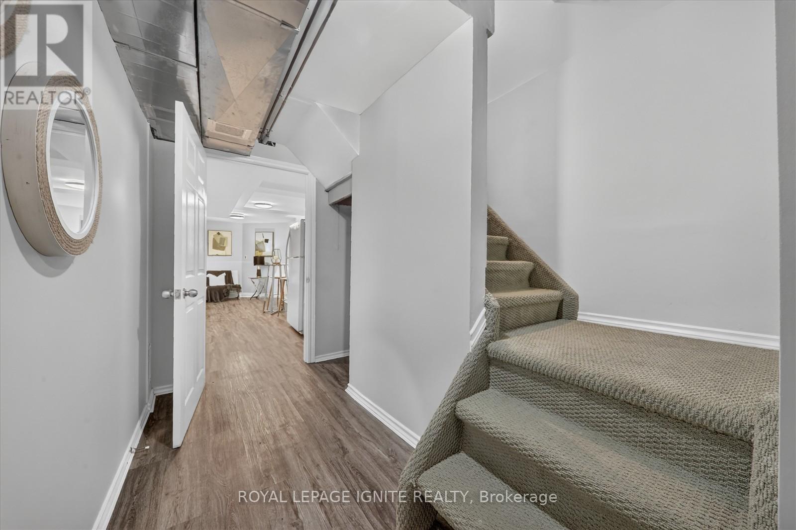 1569 NORWILL CRESCENT - 32