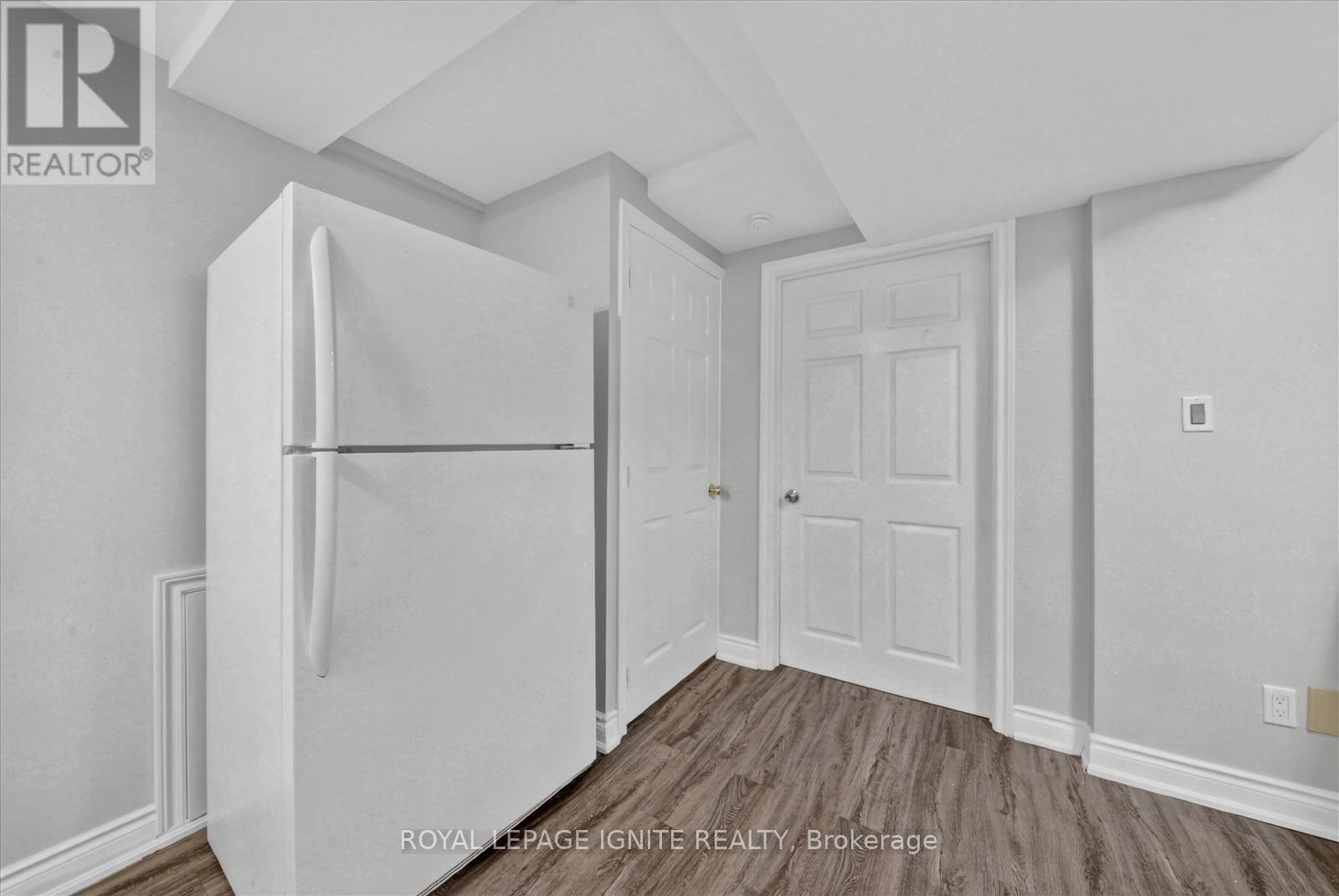 1569 NORWILL CRESCENT - 36