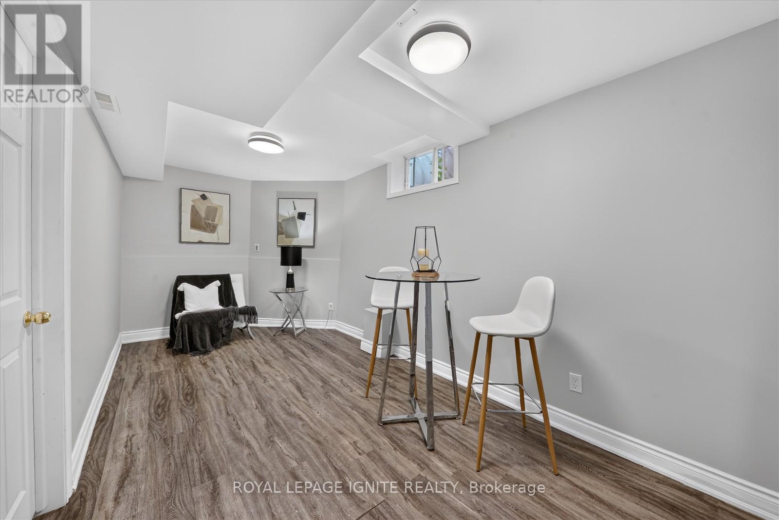 1569 NORWILL CRESCENT - 37