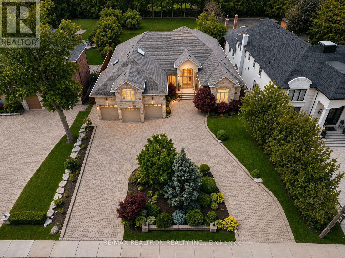 16 BOYLE DRIVE - 1
