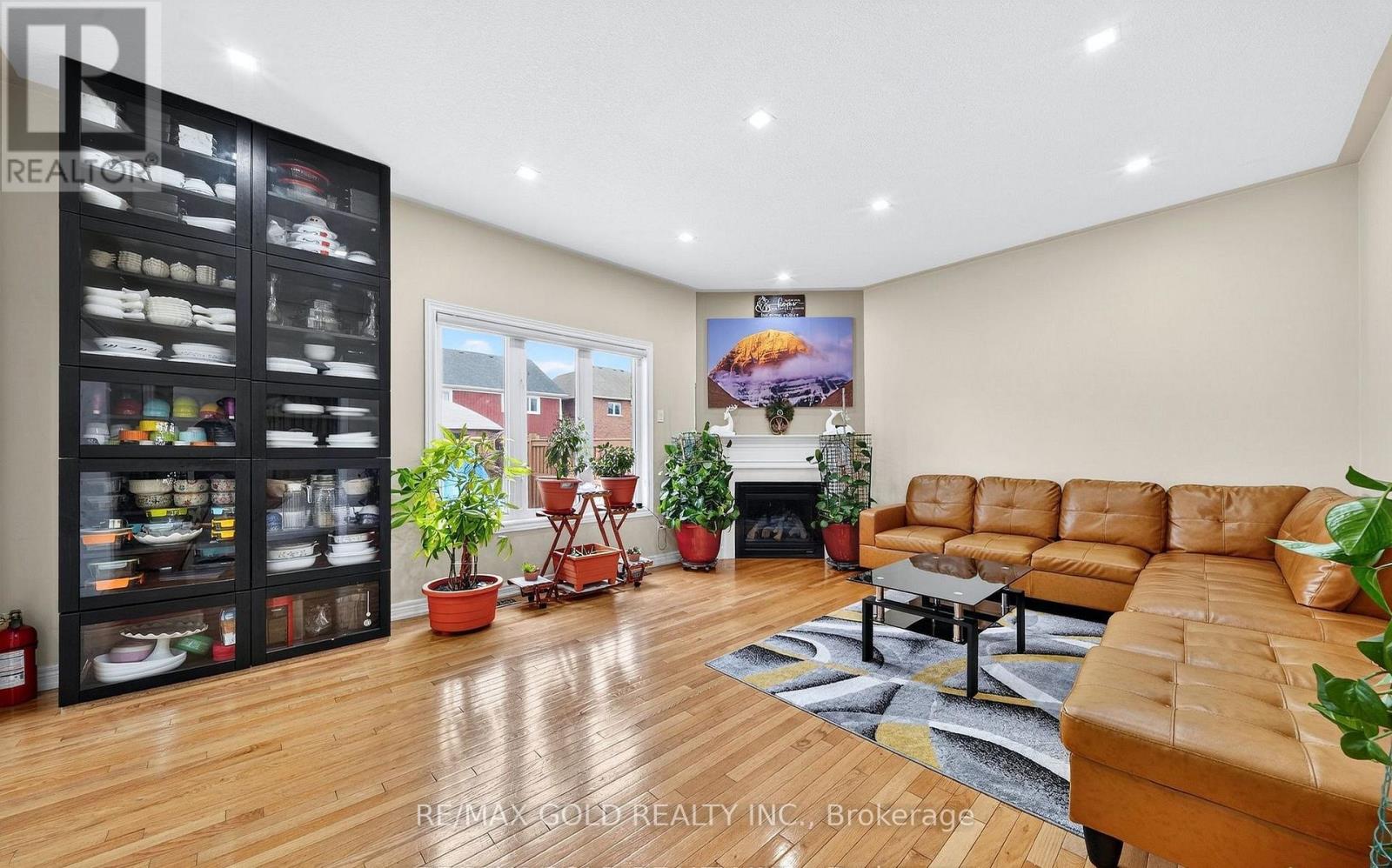 161 SHEPHARD AVENUE - 18