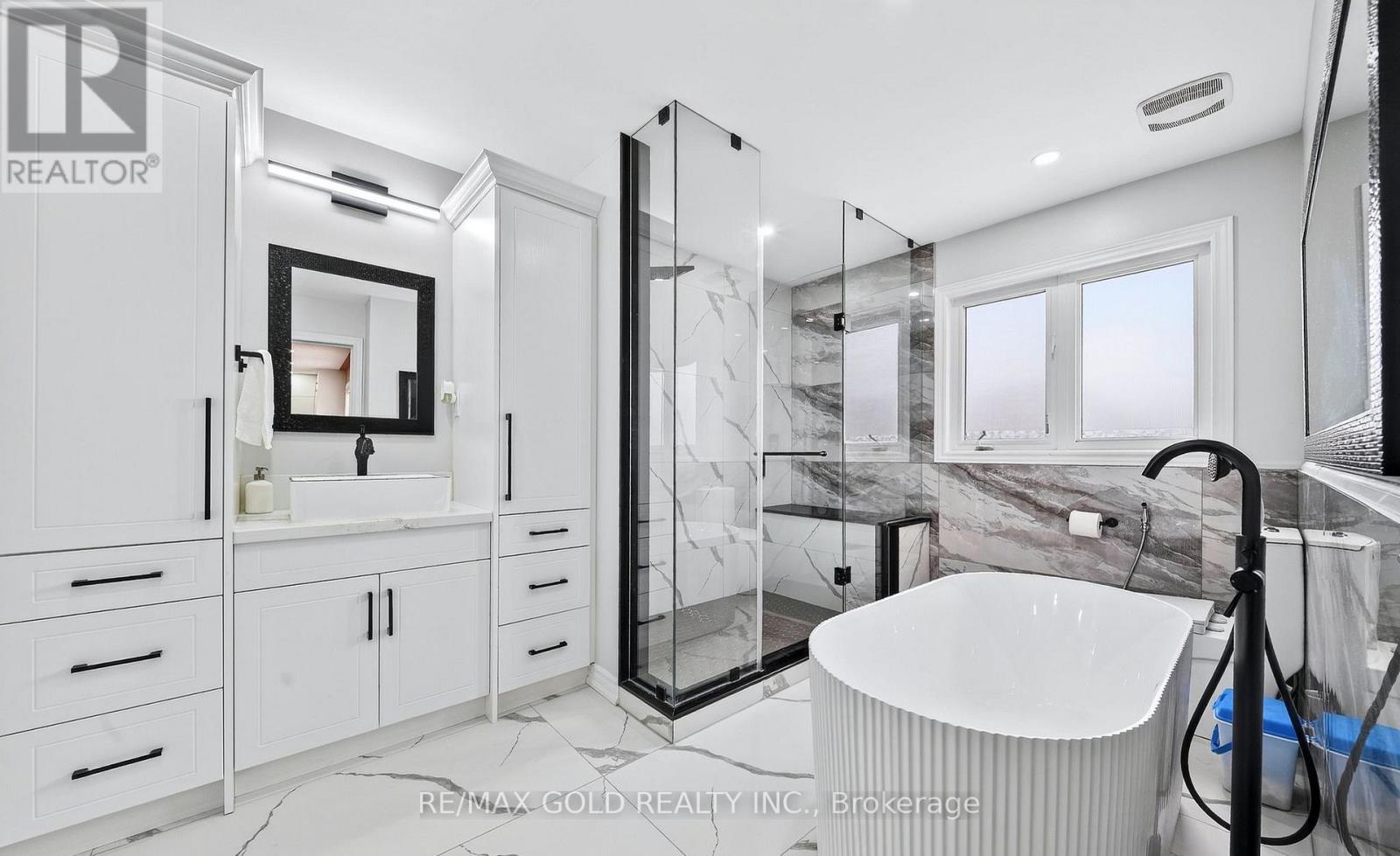161 SHEPHARD AVENUE - 24