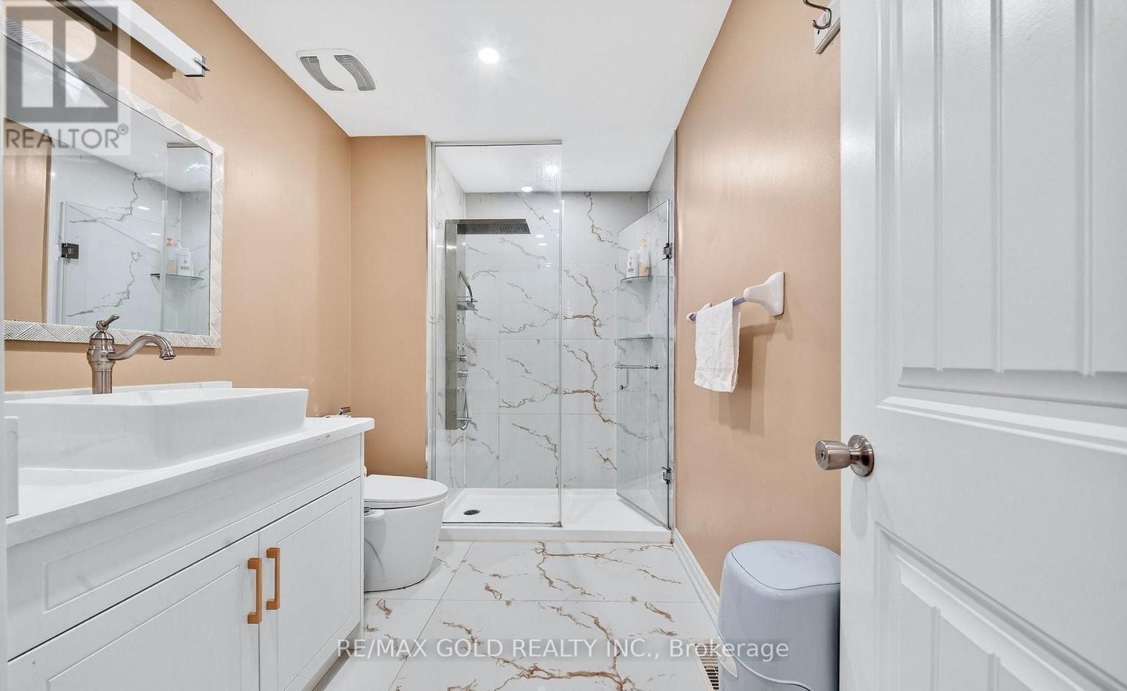 161 SHEPHARD AVENUE - 33