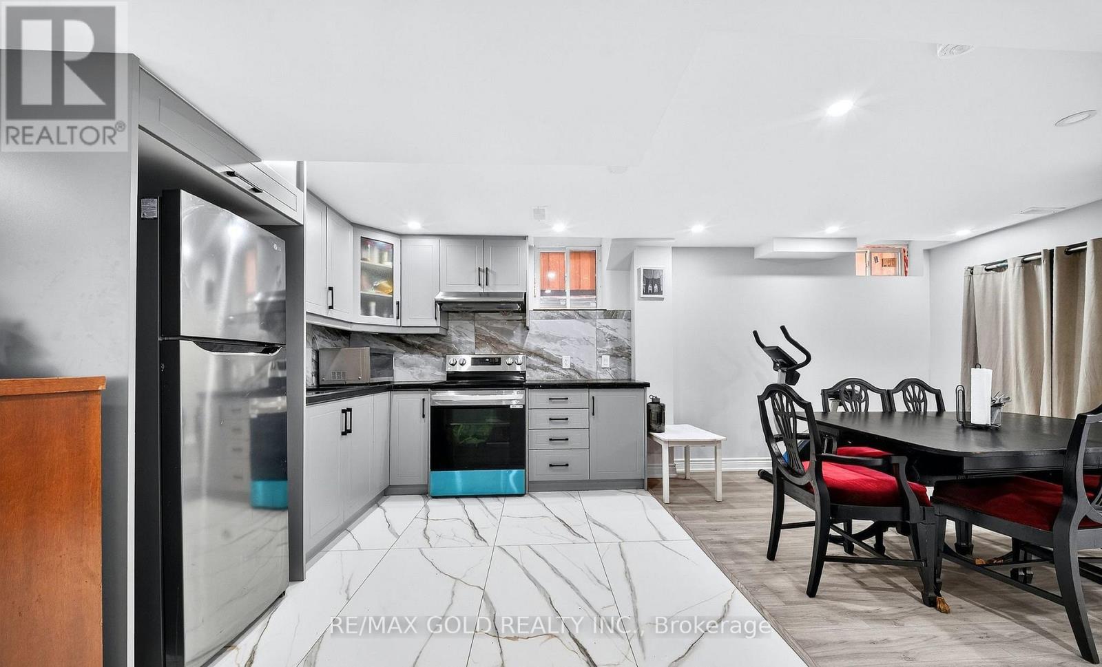 161 SHEPHARD AVENUE - 37