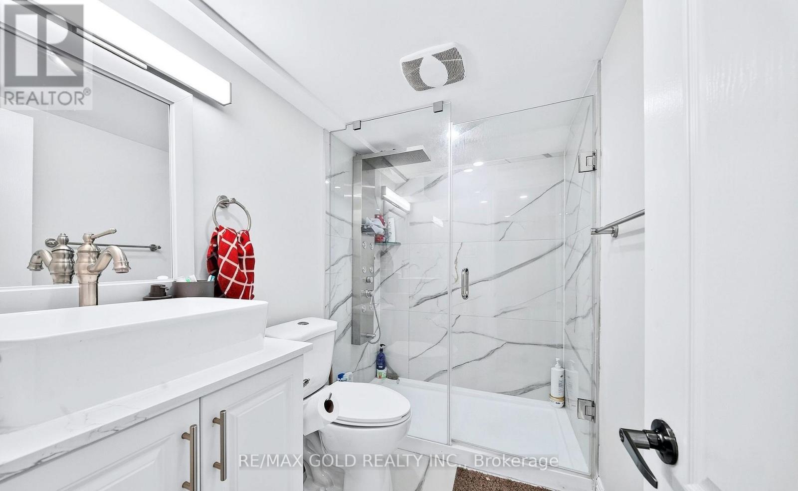 161 SHEPHARD AVENUE - 41