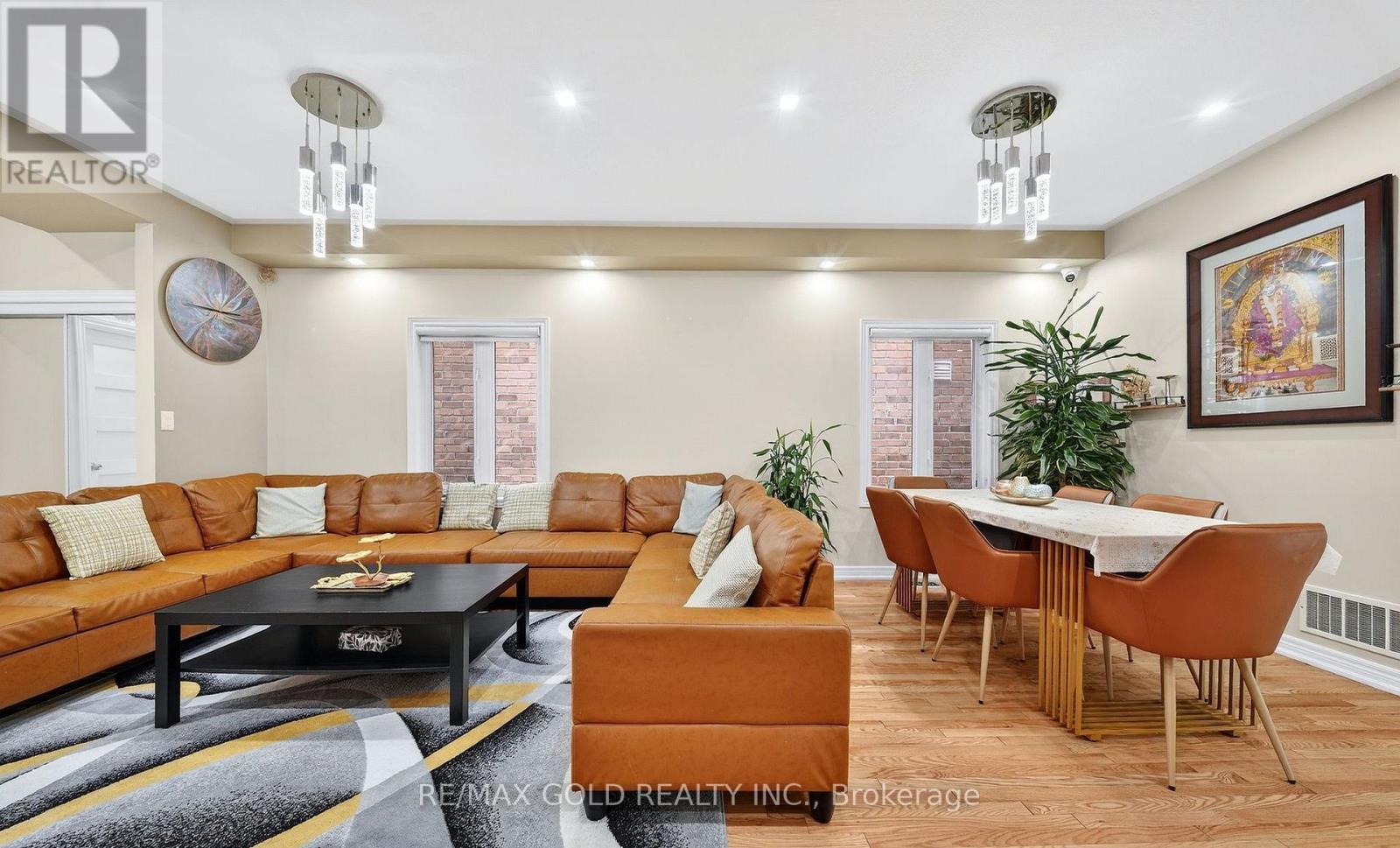 161 SHEPHARD AVENUE - 7