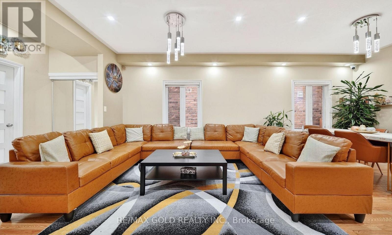 161 SHEPHARD AVENUE - 8