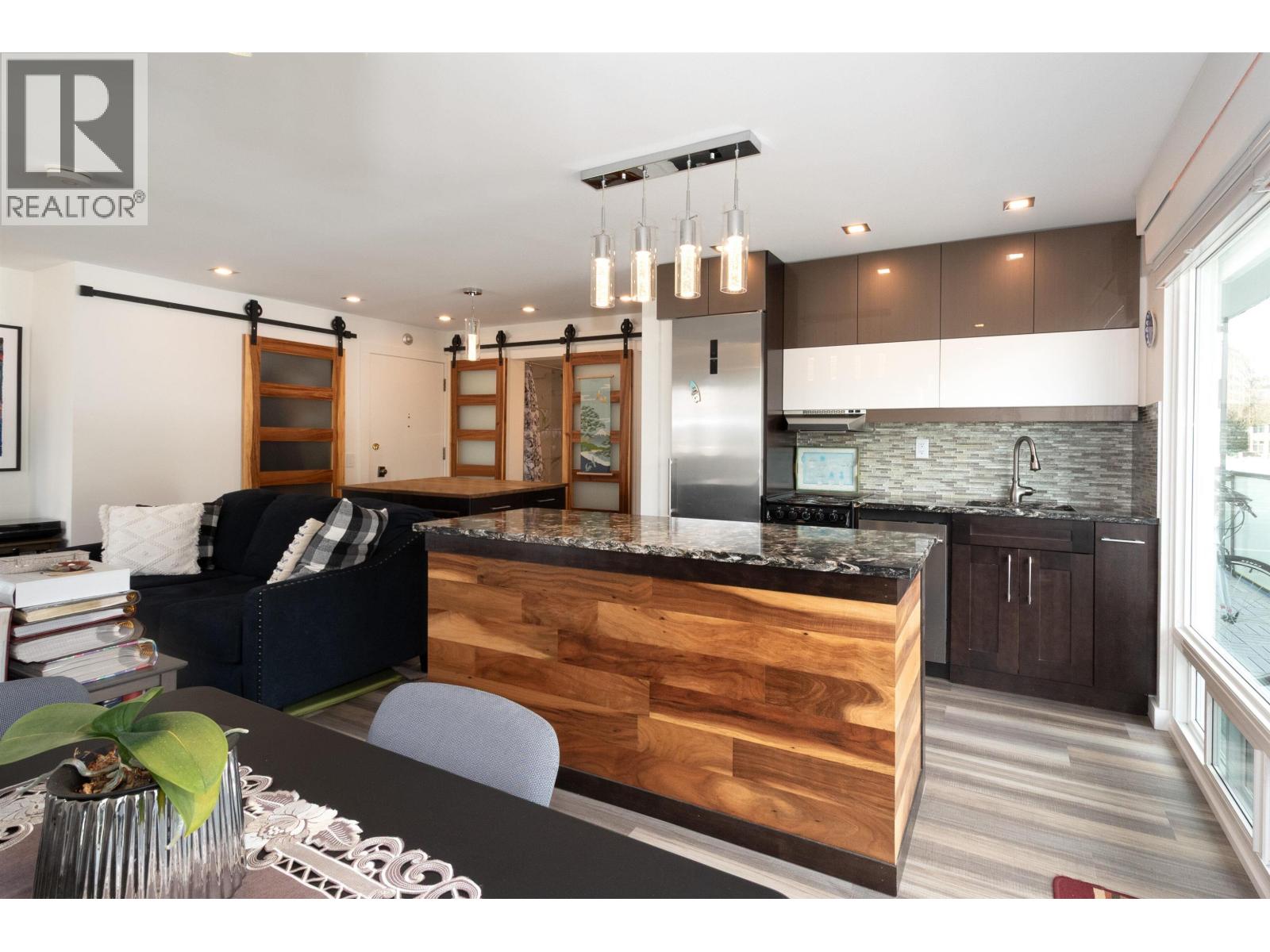 303 1845 BELLEVUE AVENUE, West Vancouver