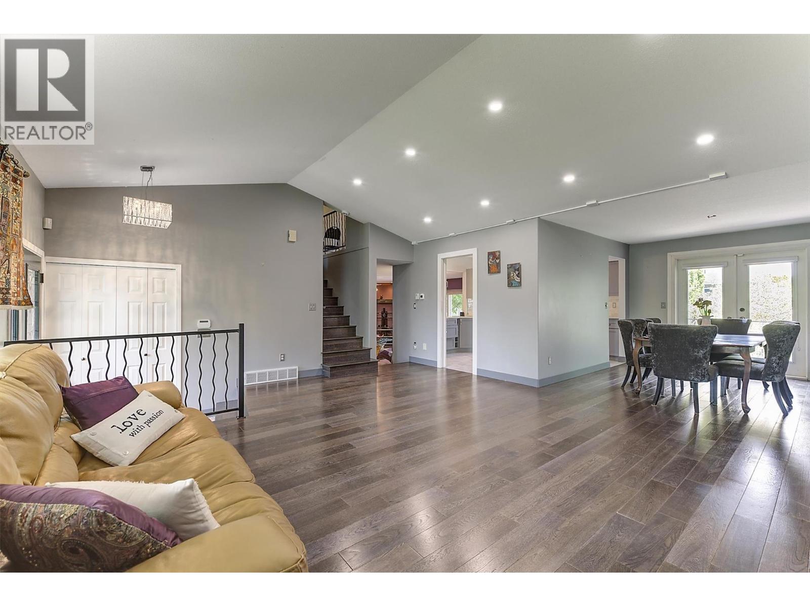 1852 Crossglen Court - 4