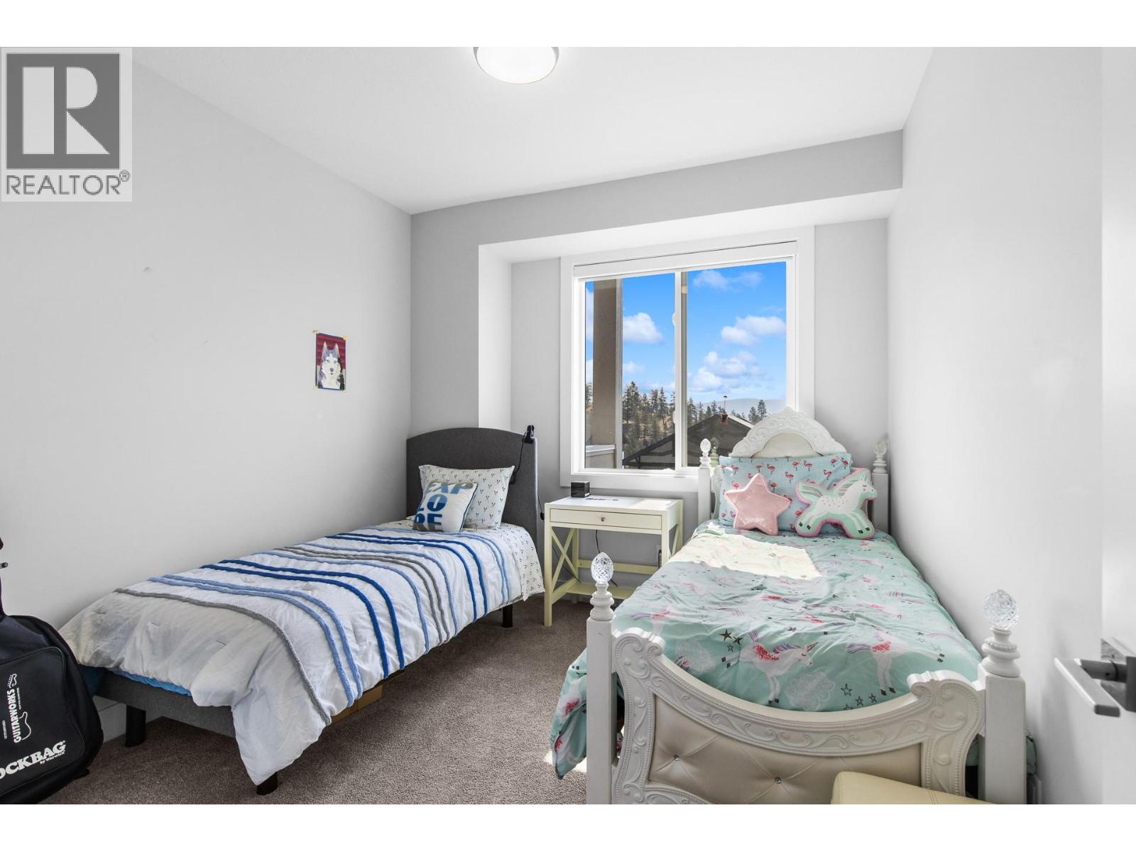 2562 Crown Crest Drive - 33