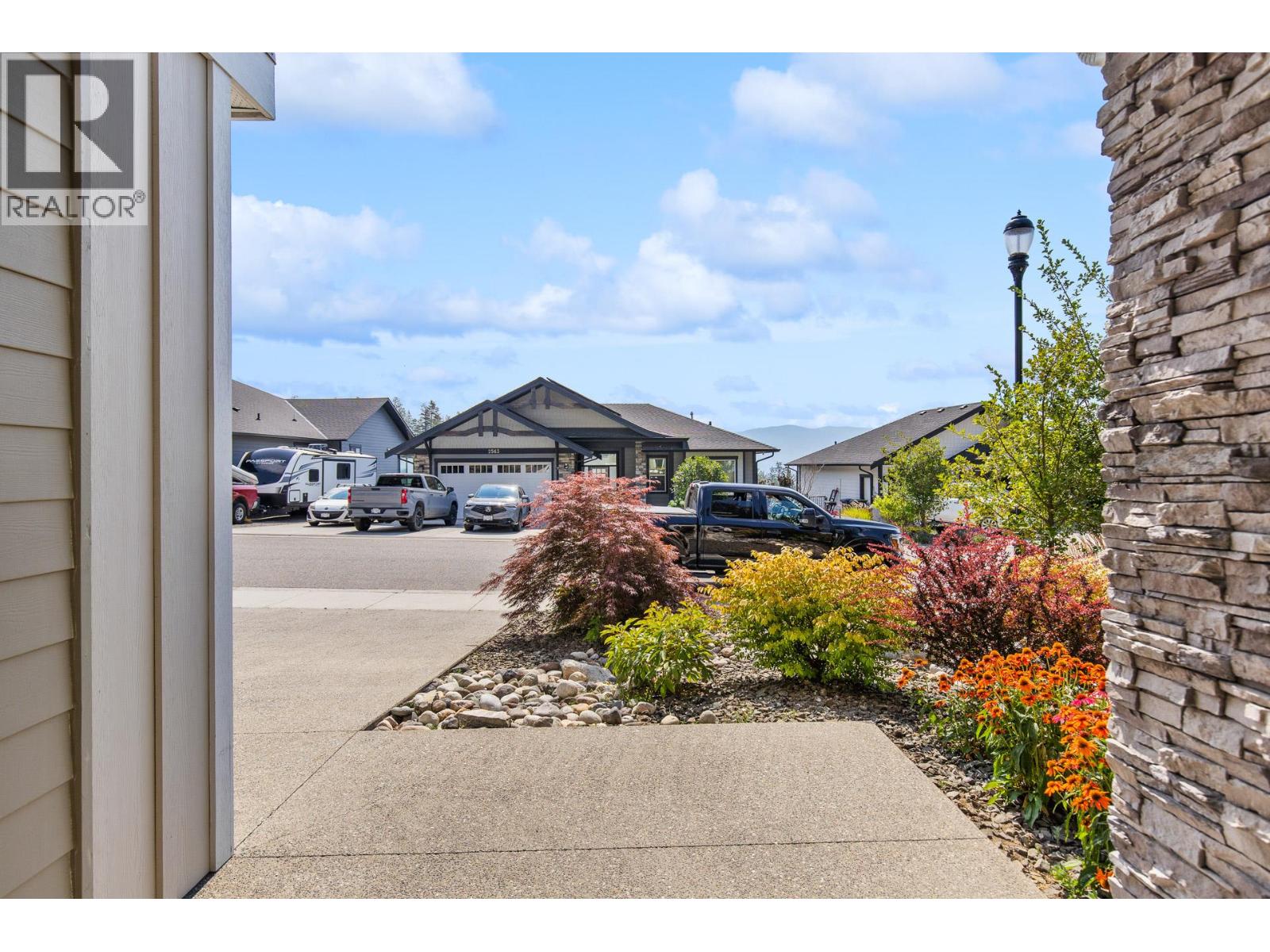 2562 Crown Crest Drive - 51