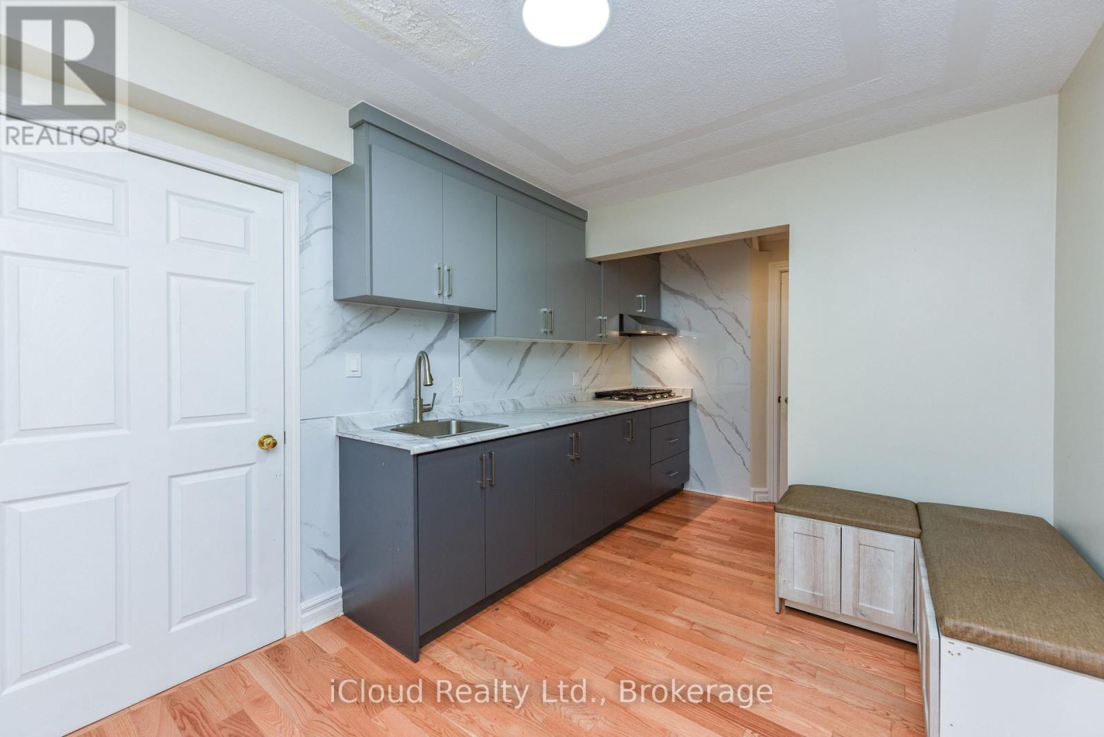8 ST MARK PLACE - 13