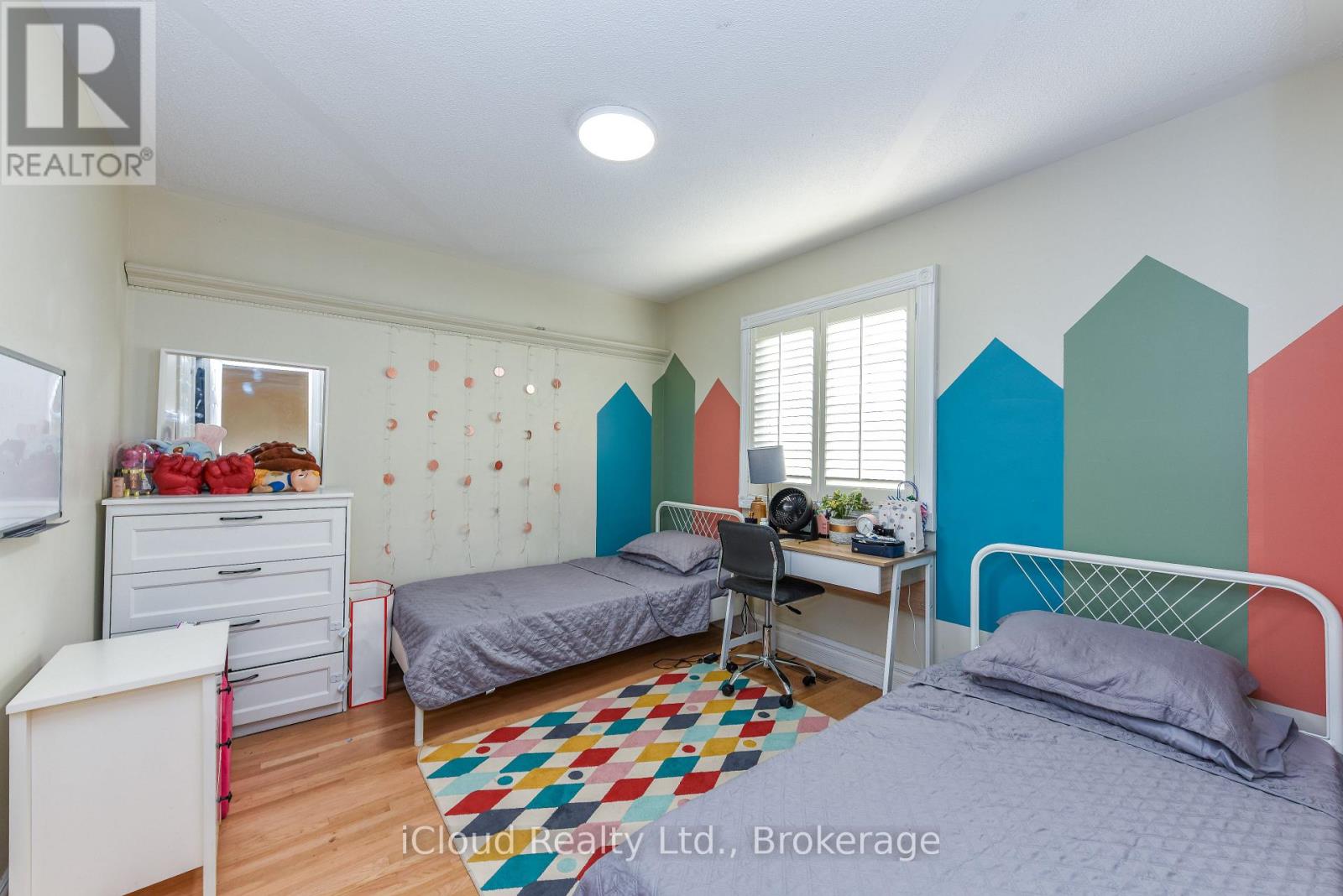8 ST MARK PLACE - 31