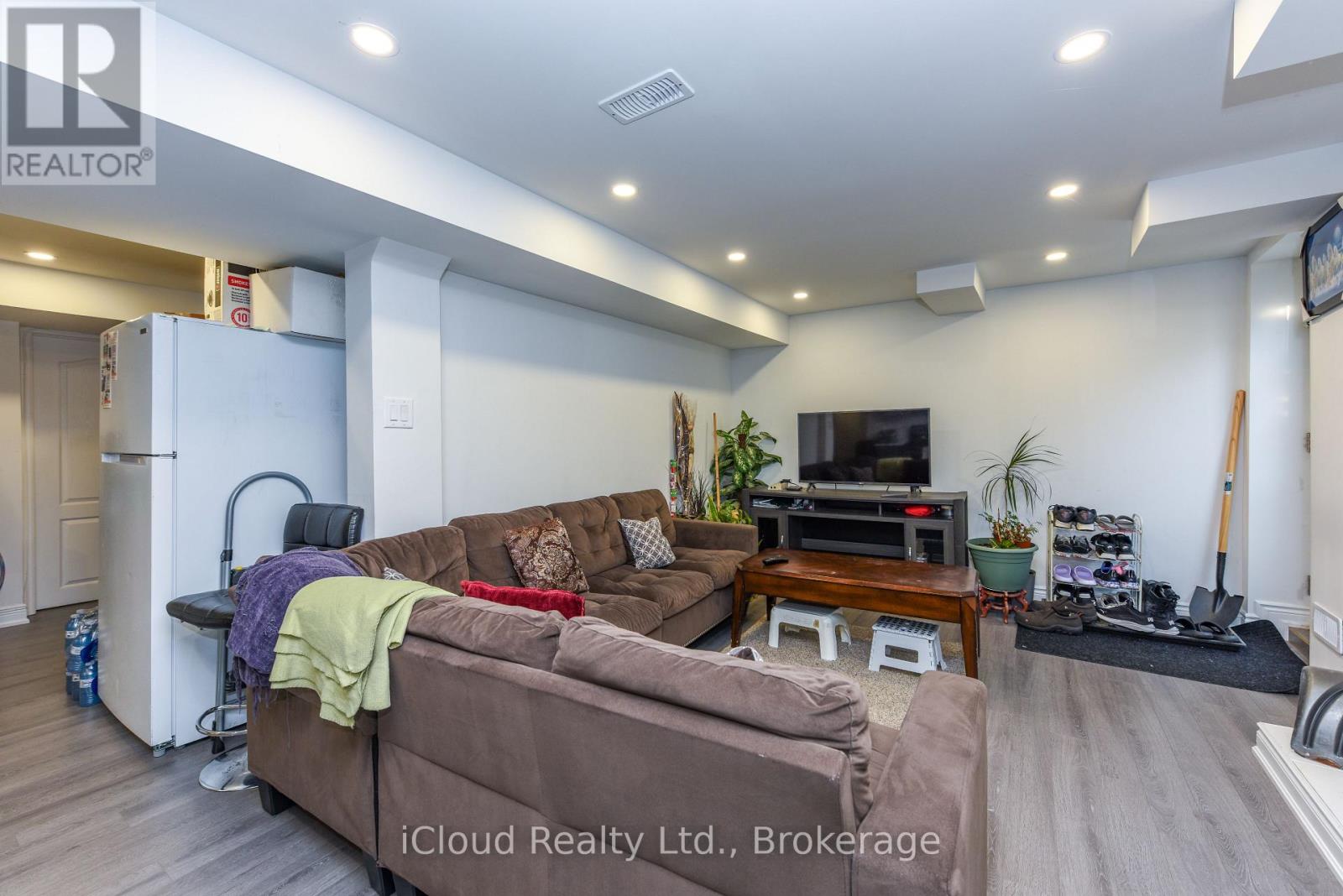 8 ST MARK PLACE - 39