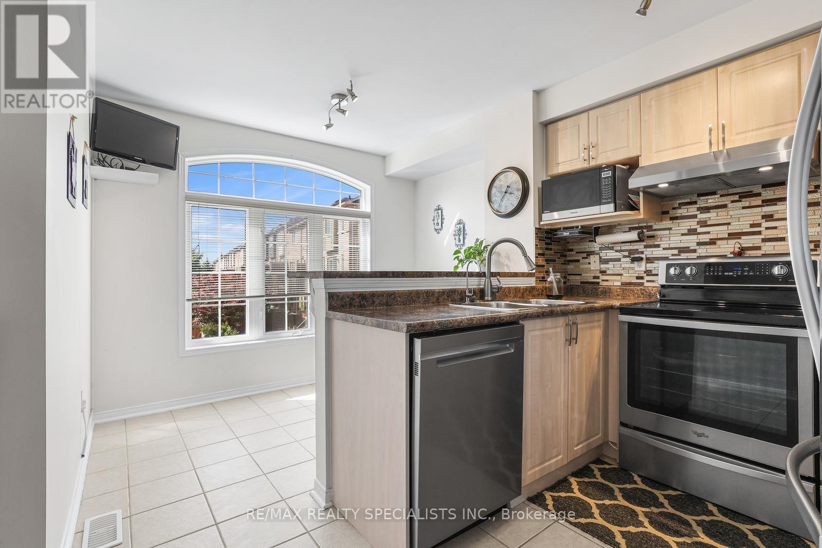 3370 REDPATH CIRCLE - 11