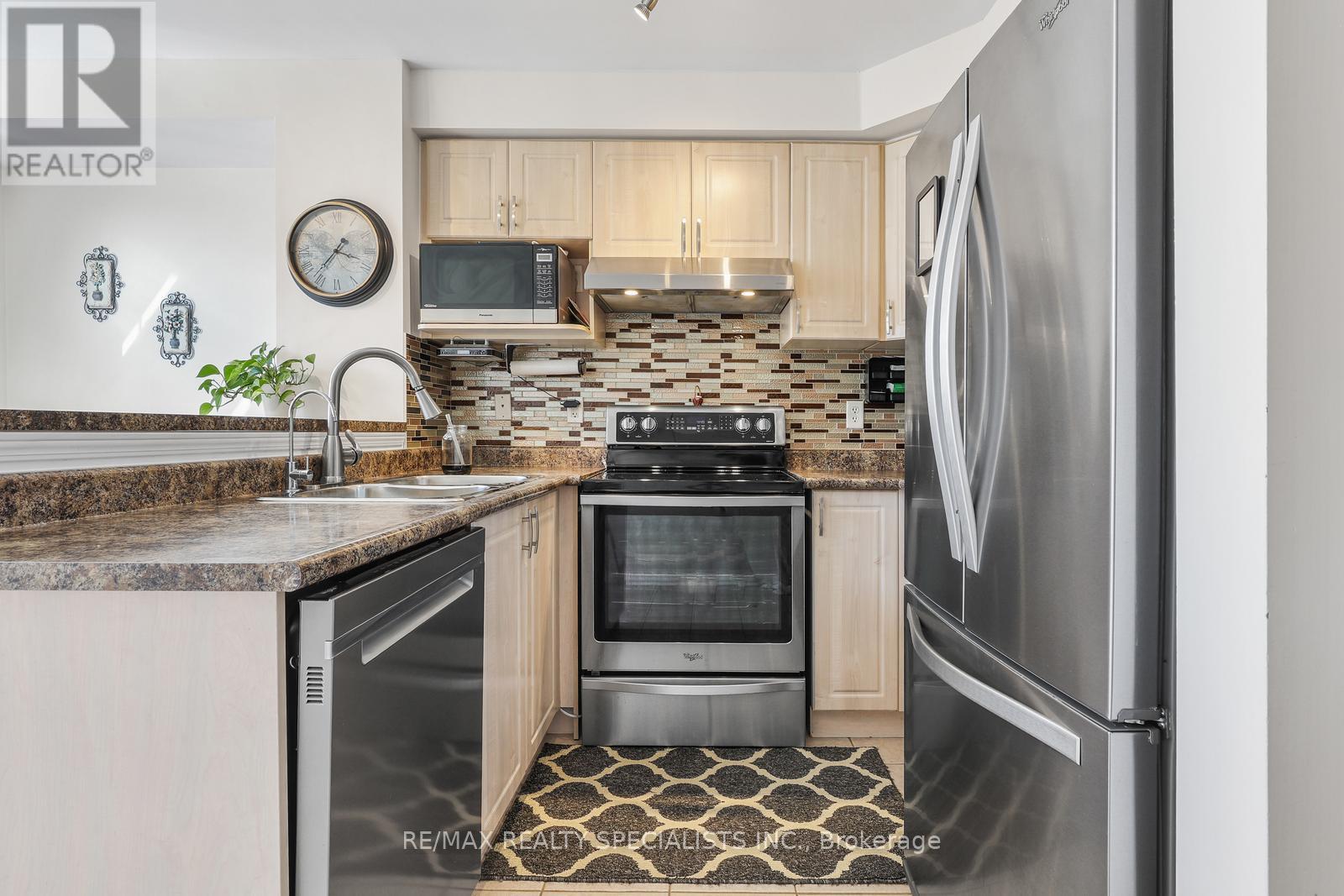 3370 REDPATH CIRCLE - 14