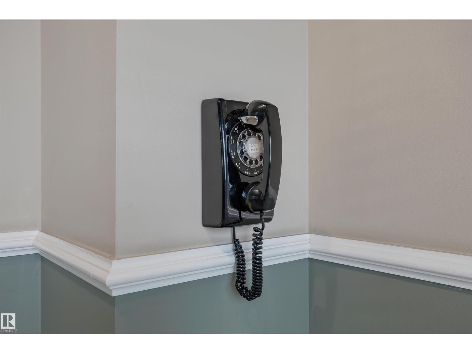 11527 88 ST NW - 11