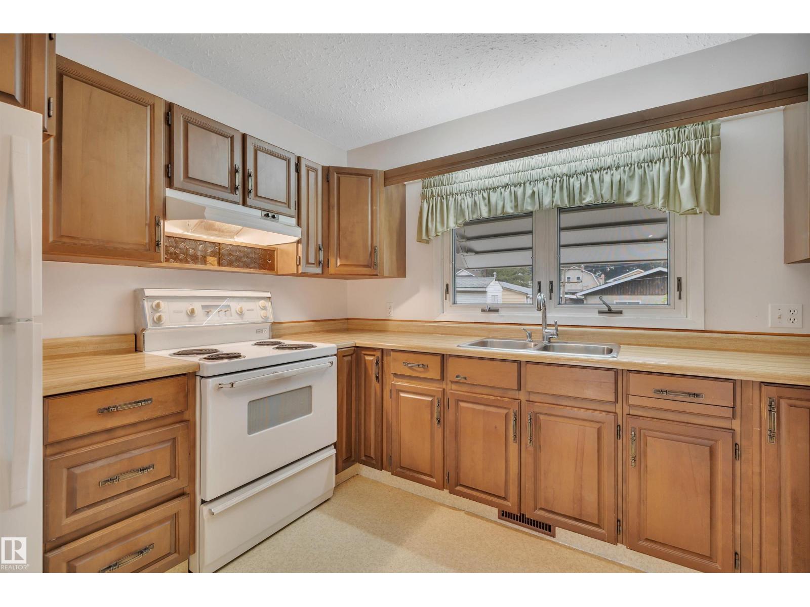 11527 88 ST NW - 13