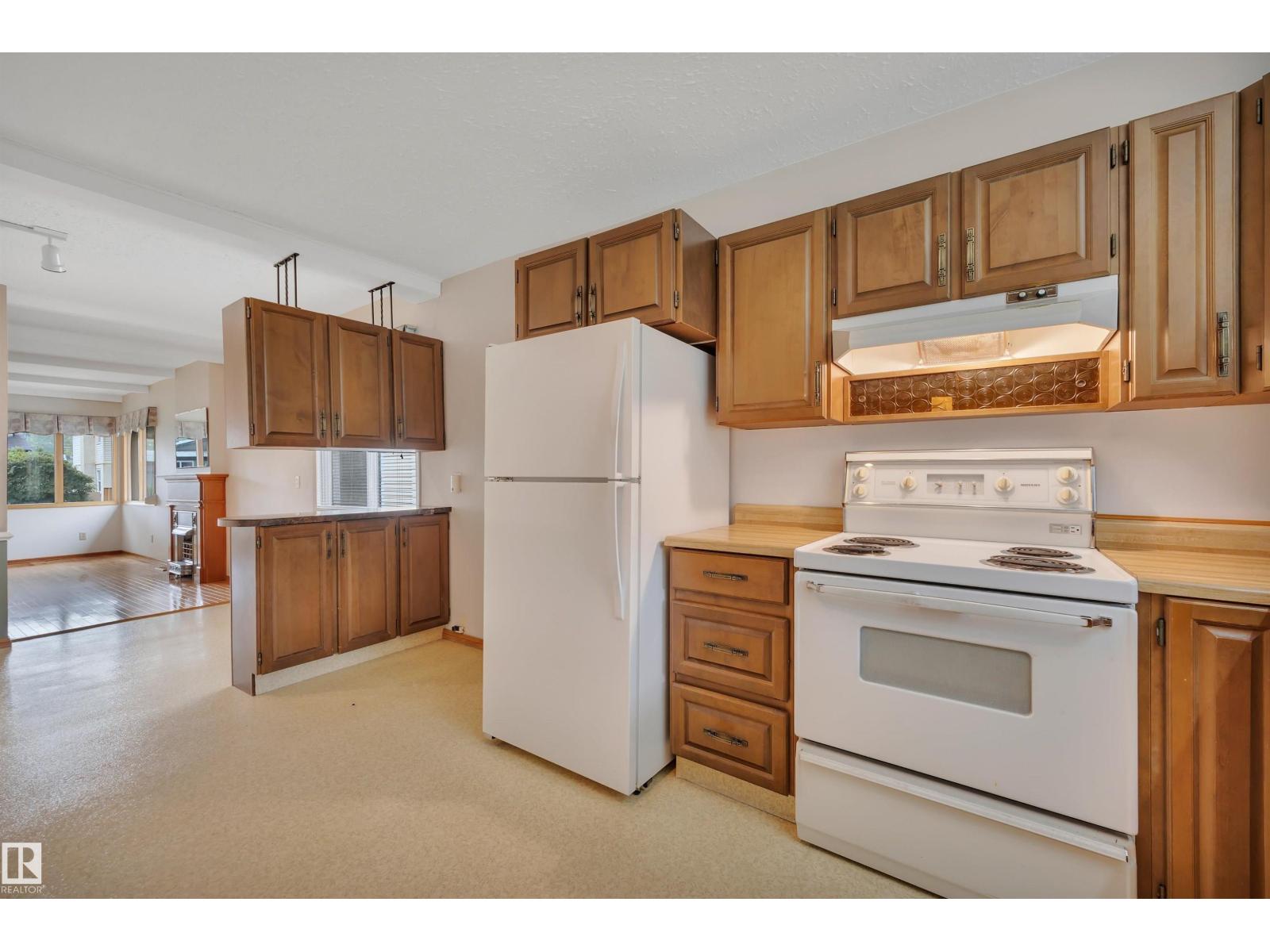 11527 88 ST NW - 16