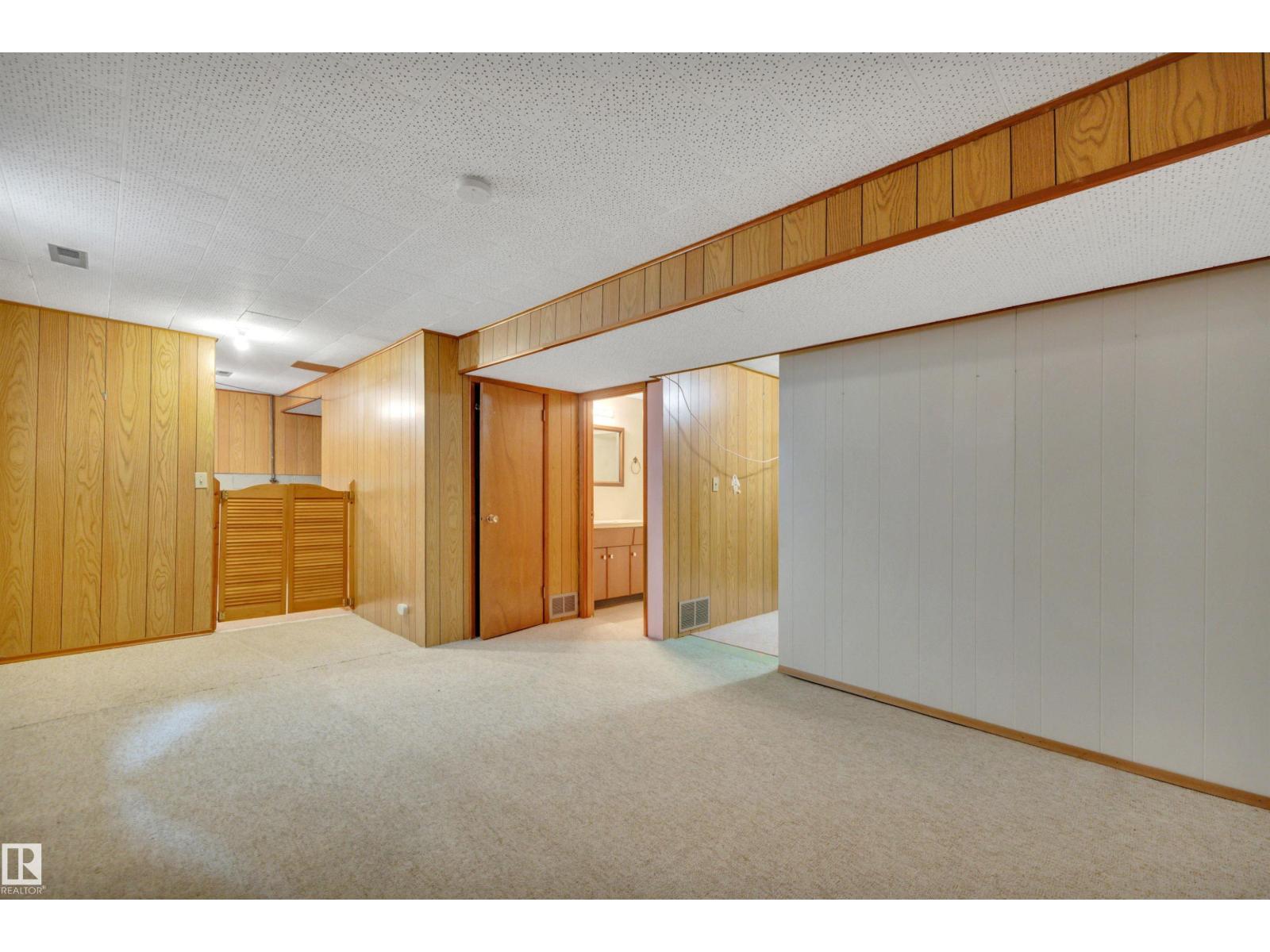 11527 88 ST NW - 31