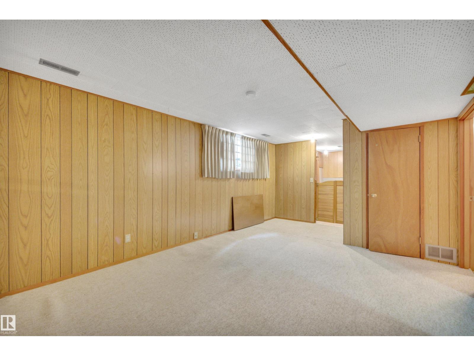 11527 88 ST NW - 32