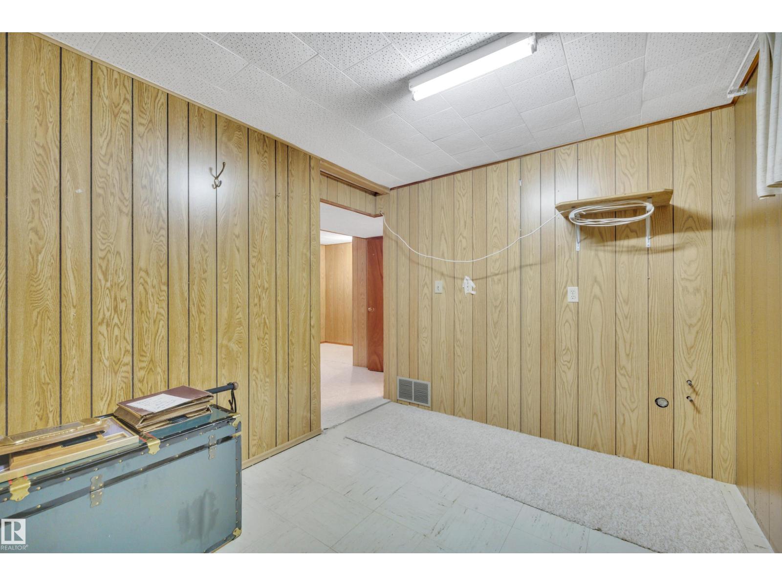 11527 88 ST NW - 34