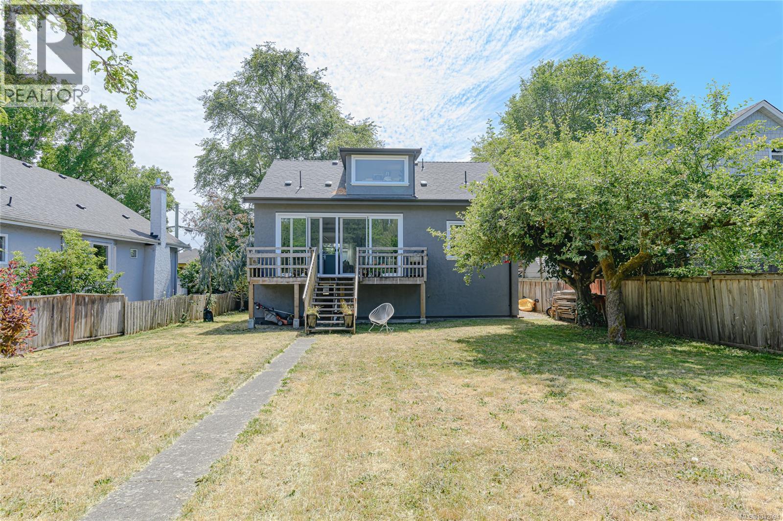 2624 Estevan Ave - 35