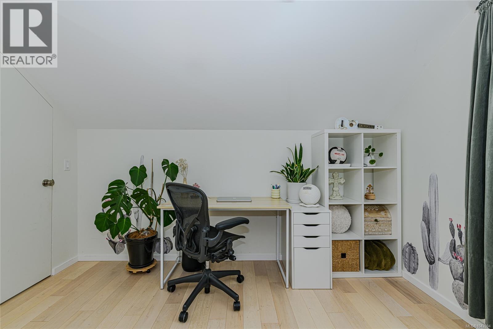 2624 Estevan Ave - 26