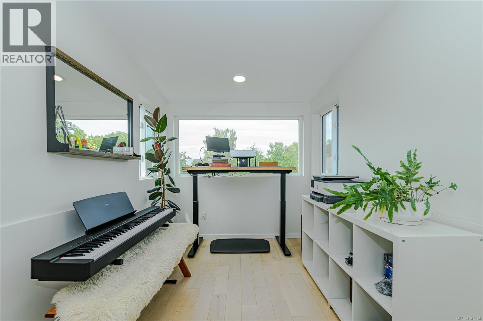 2624 Estevan Ave - 28