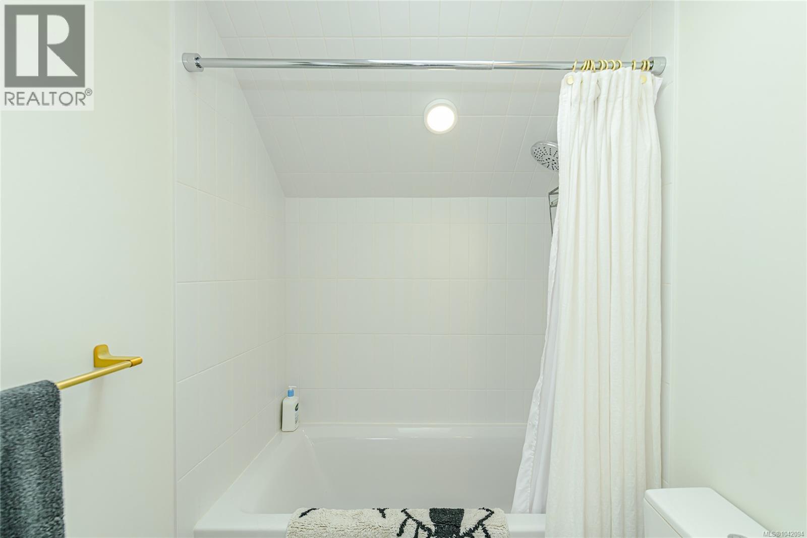 2624 Estevan Ave - 31