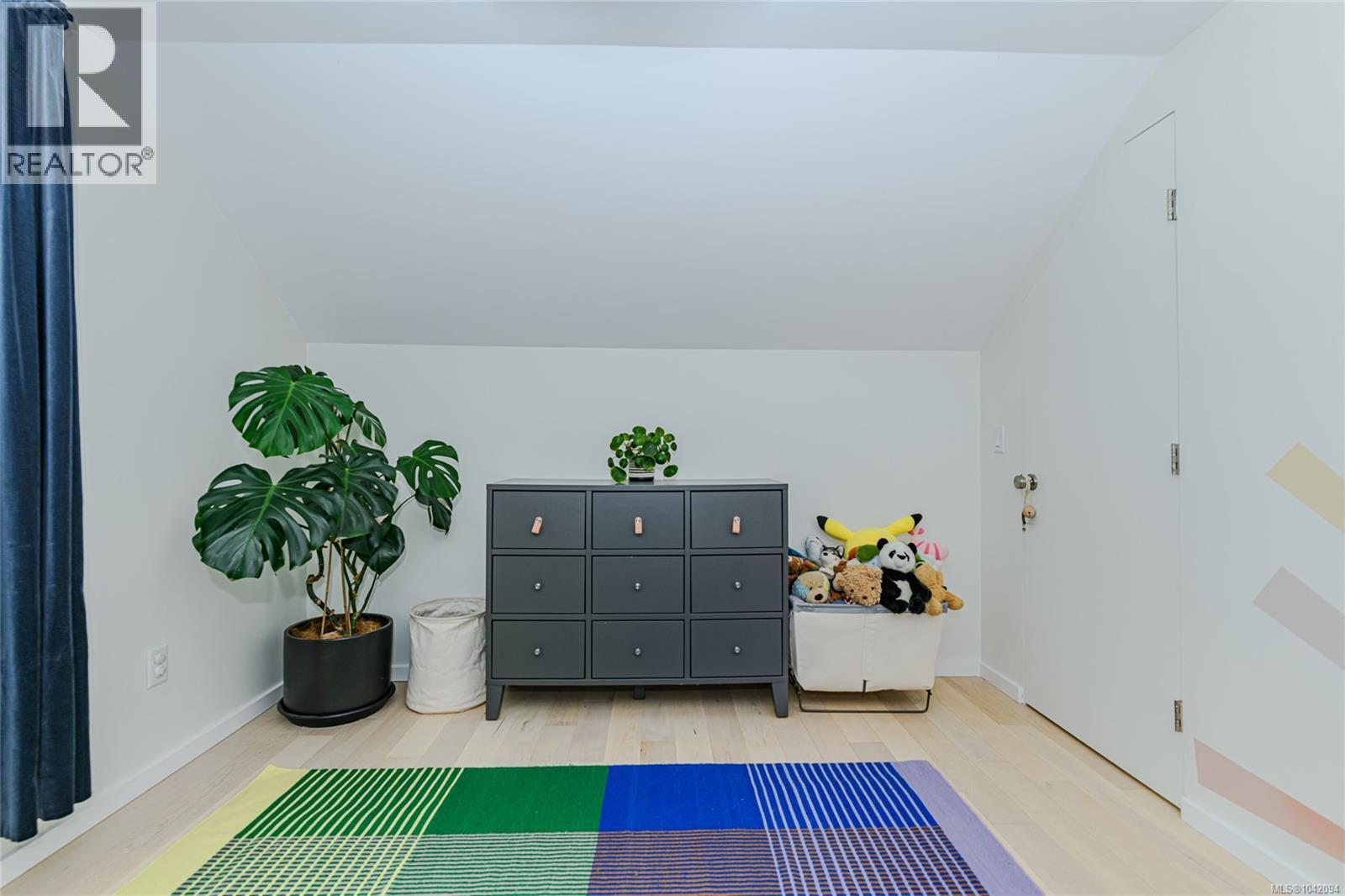 2624 Estevan Ave - 23