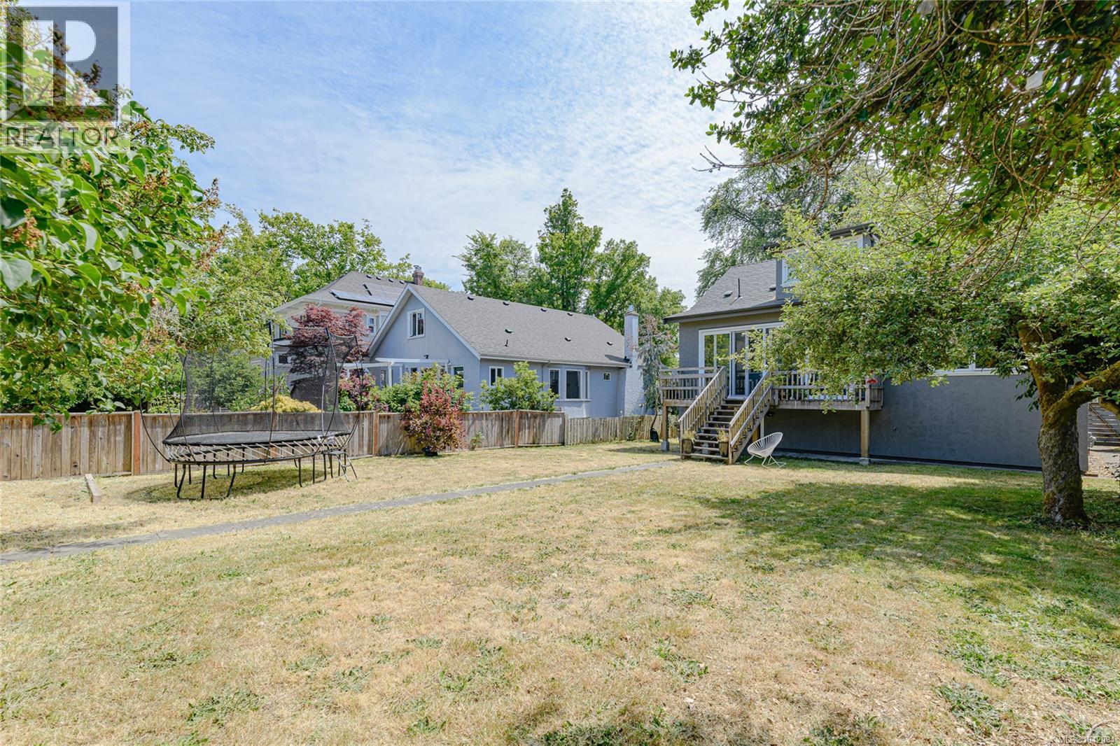 2624 Estevan Ave - 36