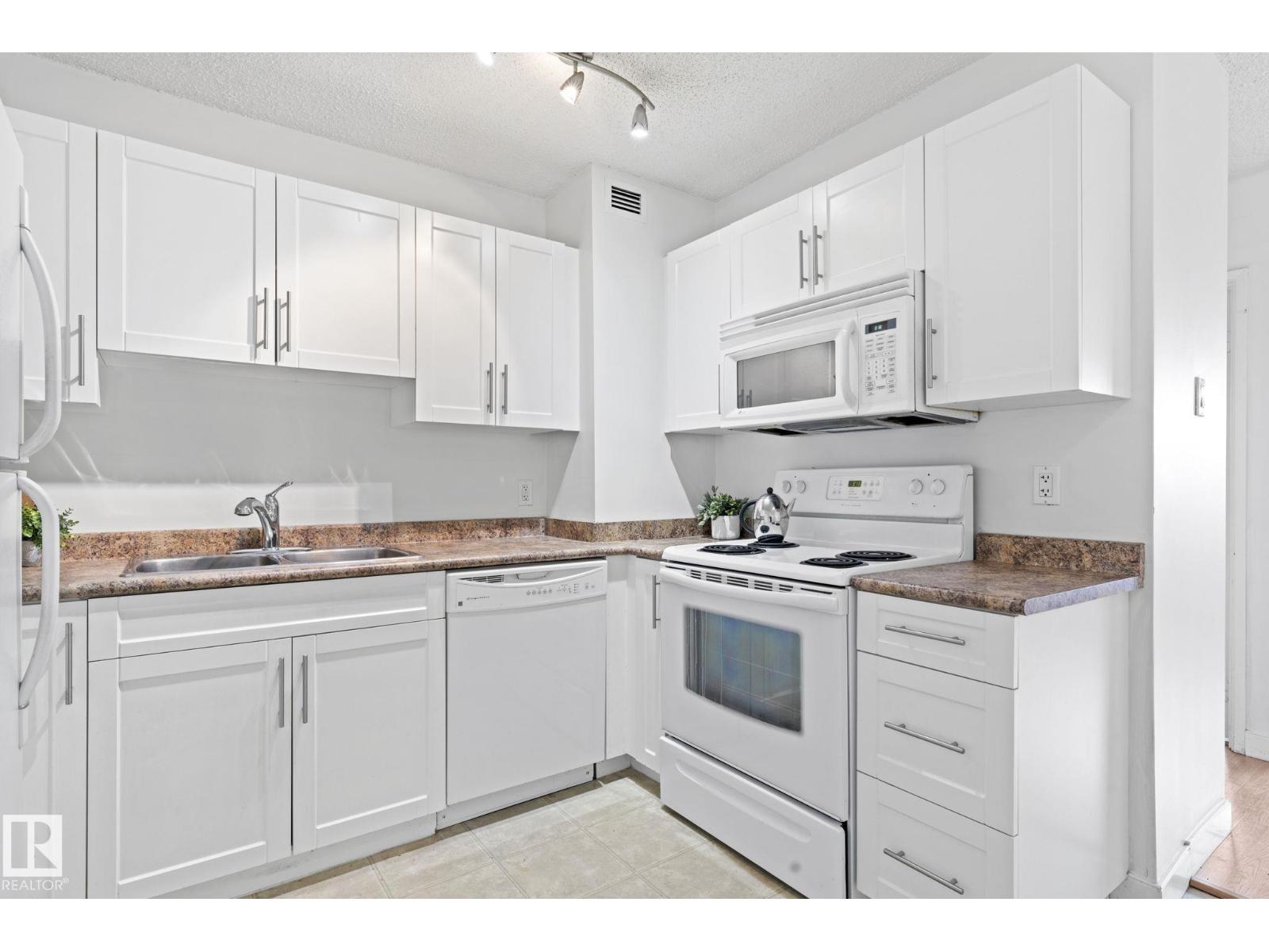 #808 9710 105 ST NW - 18