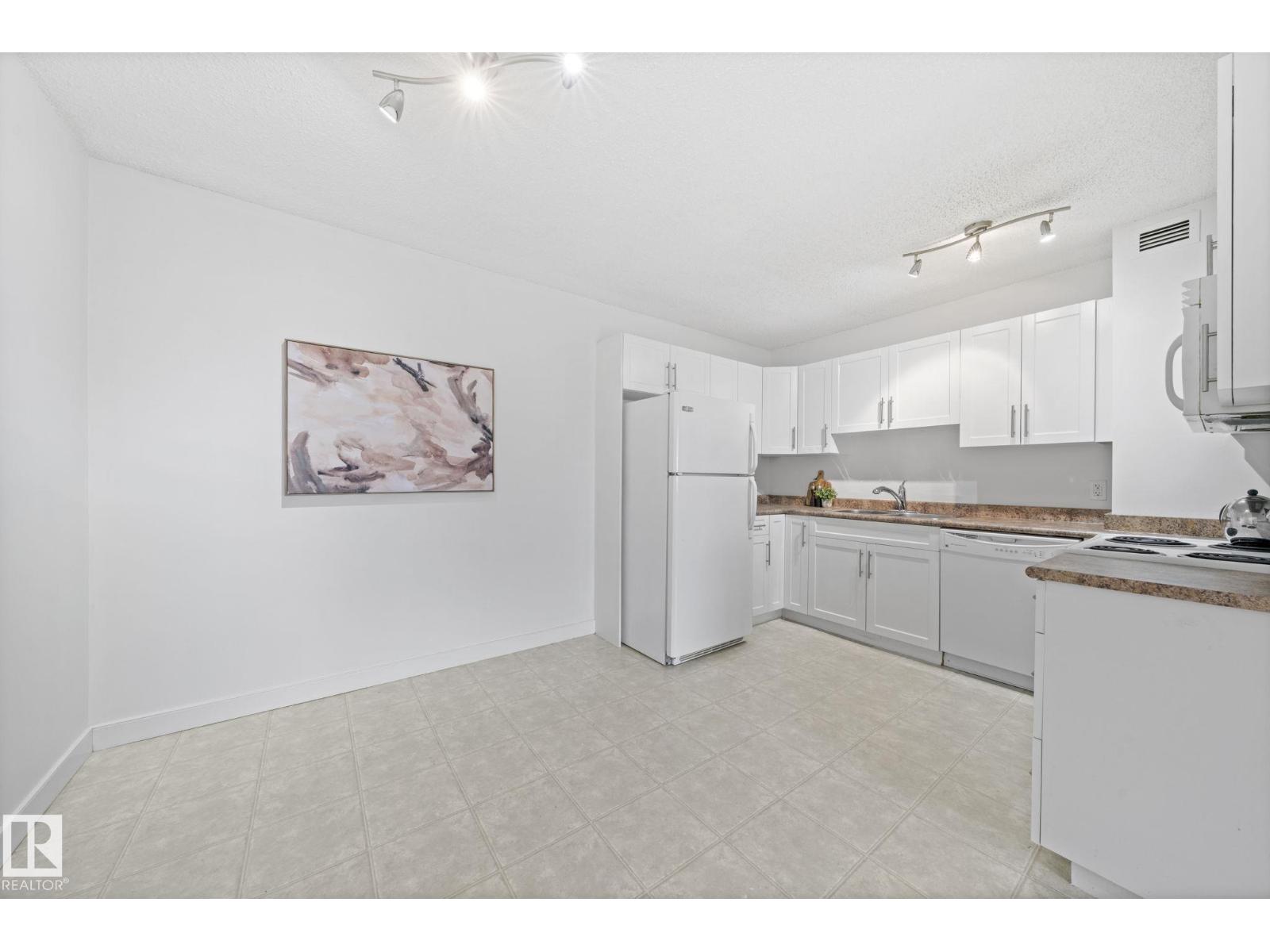 #808 9710 105 ST NW, Downtown (Edmonton), Edmonton photo 1