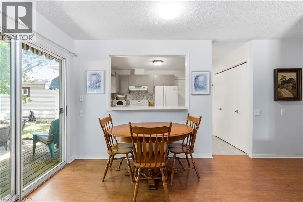 225 SILVERBIRCH Boulevard - 20