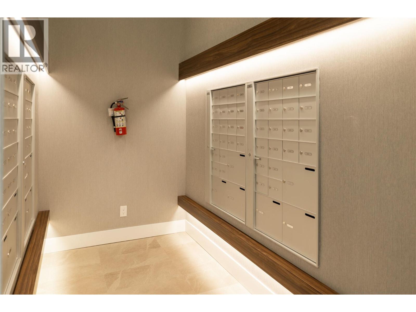 #415 1380 Pridham Avenue - 17