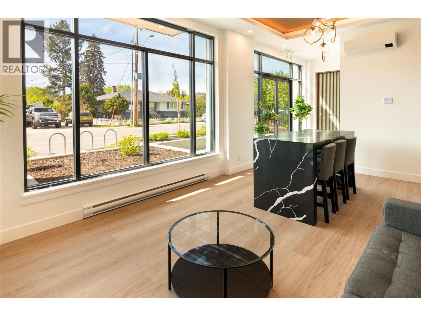#415 1380 Pridham Avenue - 19