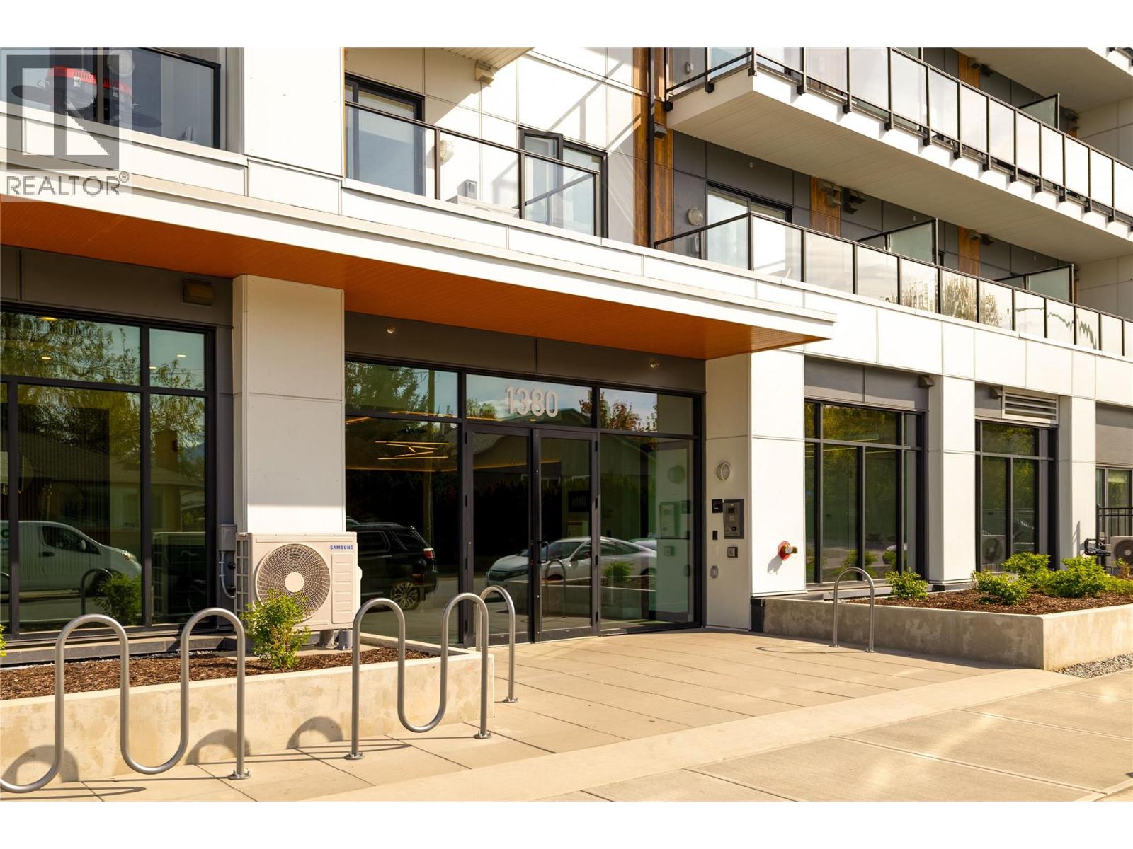 #415 1380 Pridham Avenue - 24