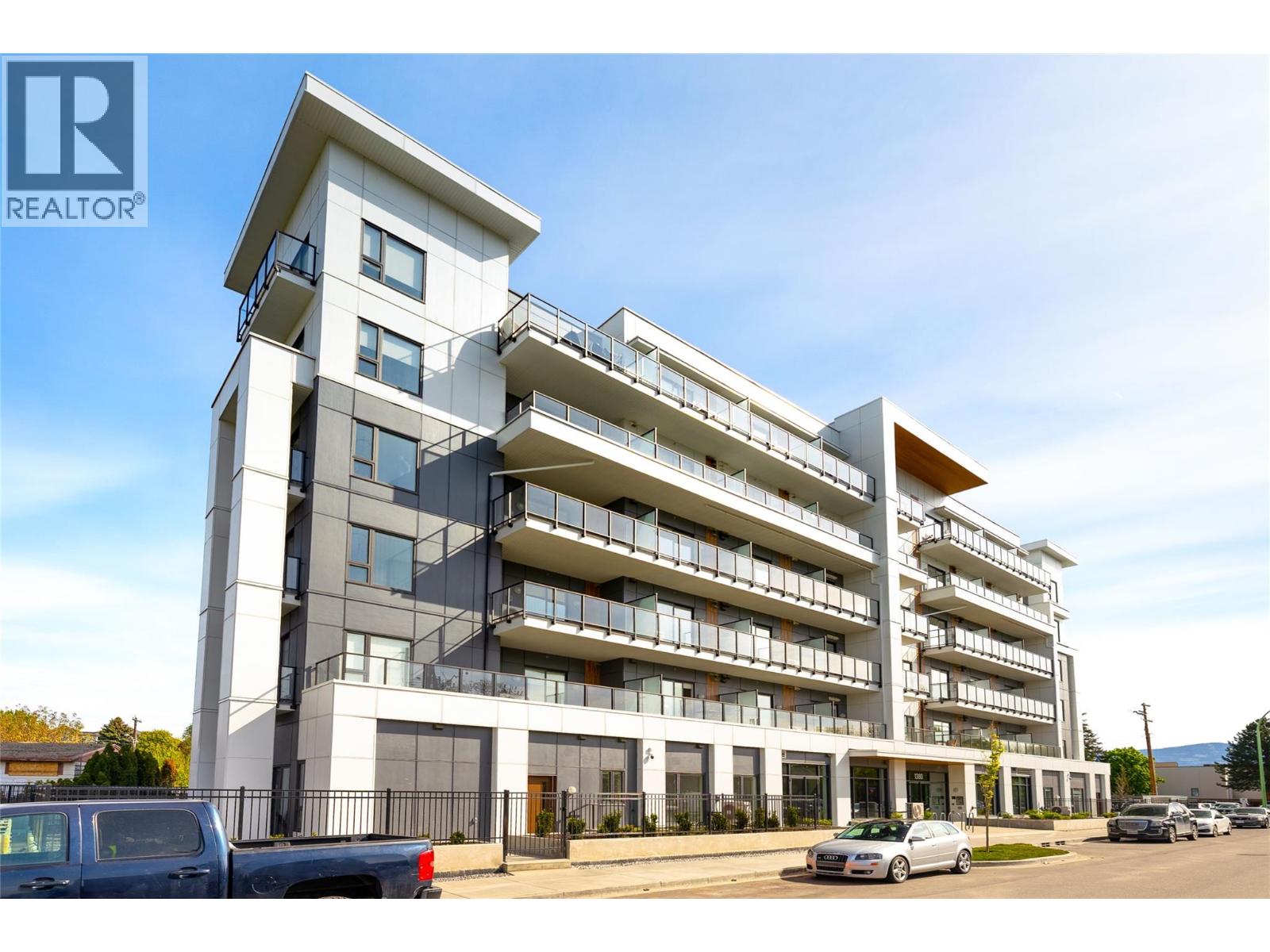 #415 1380 Pridham Avenue - 25