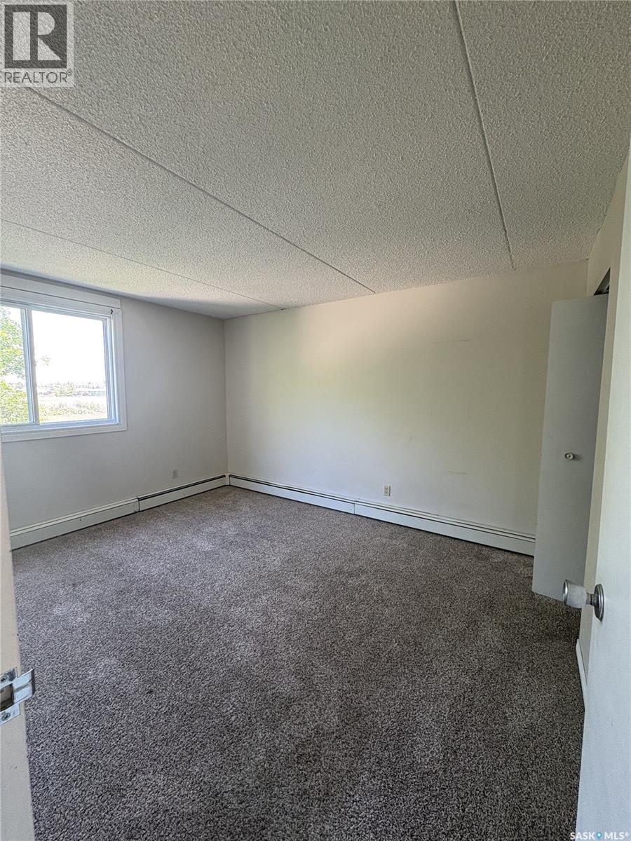 #401 590 Laurier STREET - 12