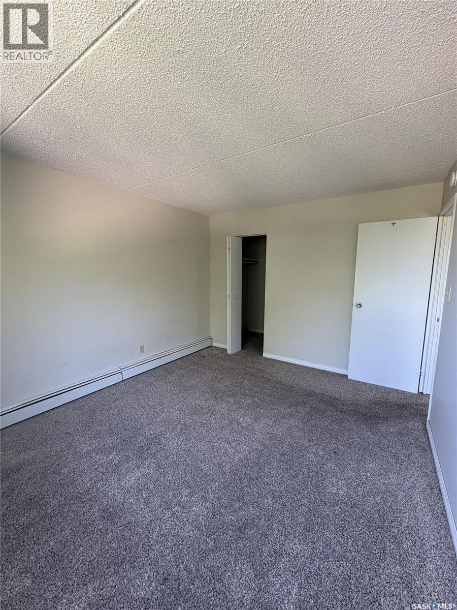 #401 590 Laurier STREET - Image 15