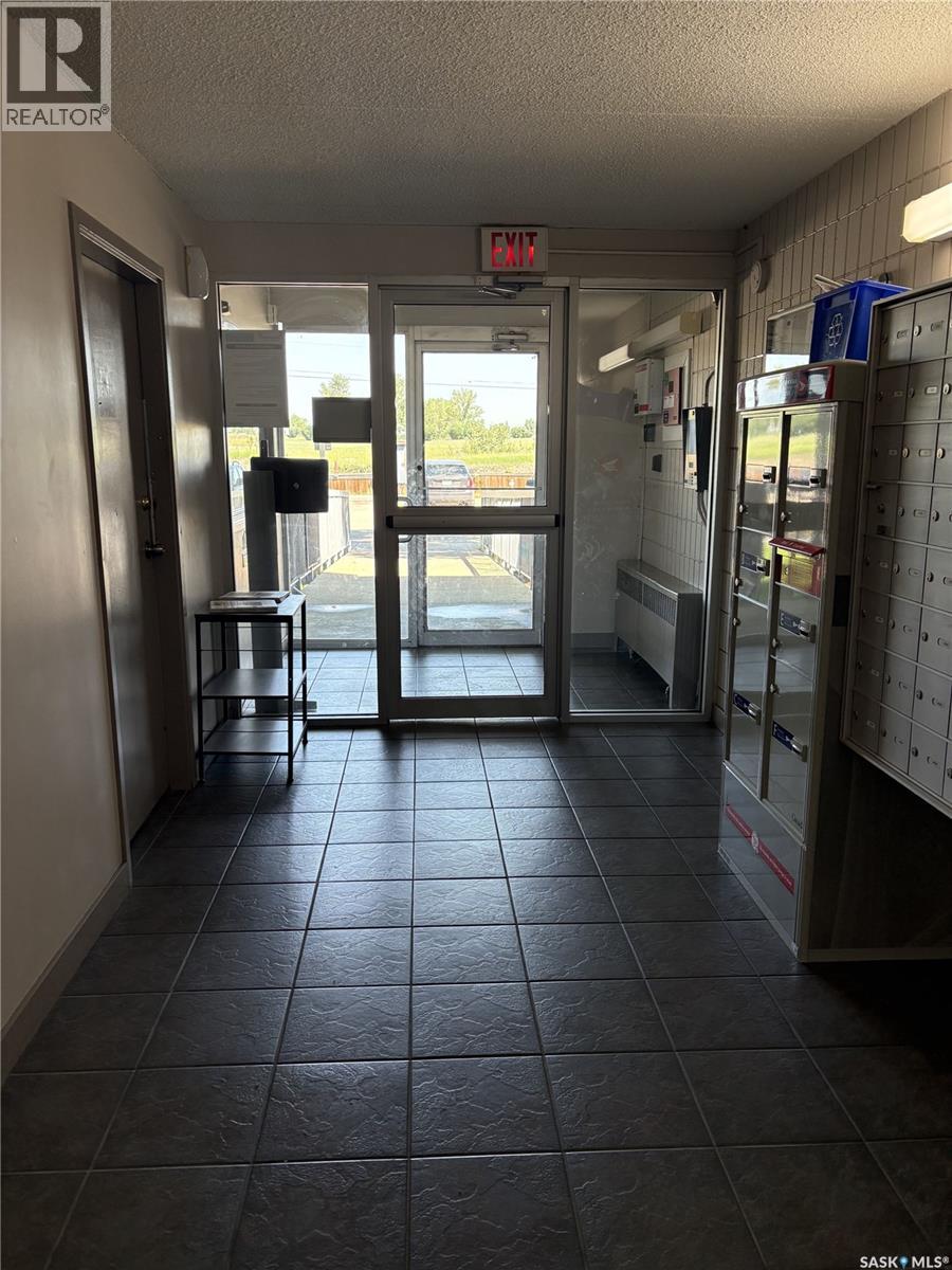 #401 590 Laurier STREET - Image 19