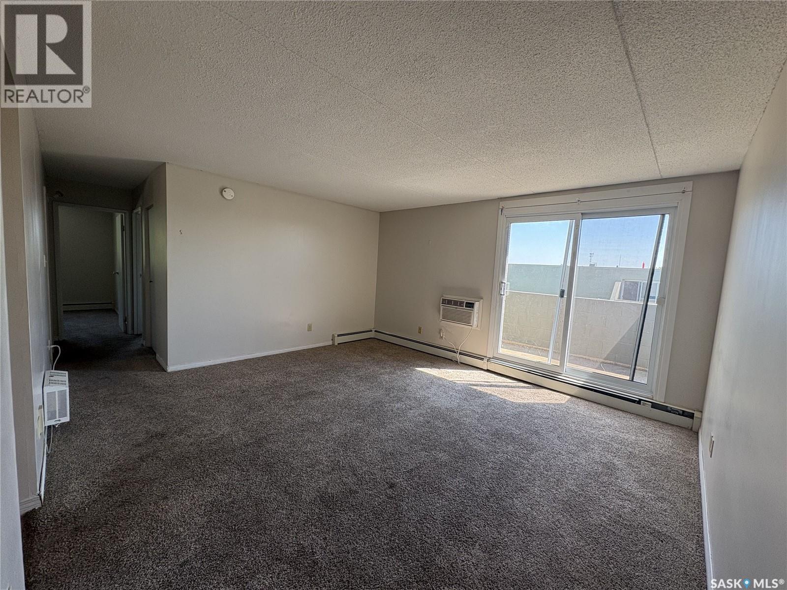#401 590 Laurier STREET - 2