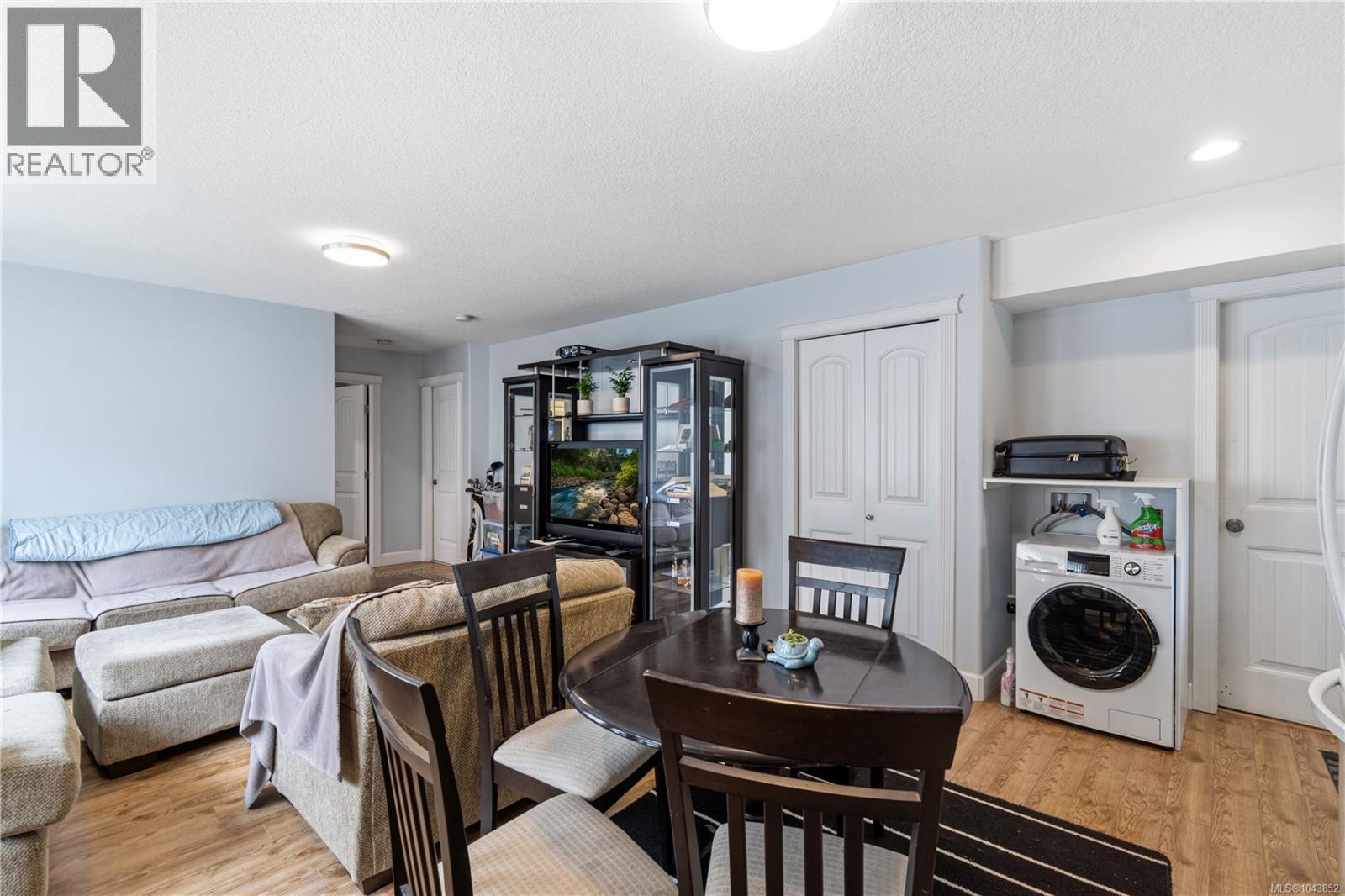 5961 Waldbank Rd - 44